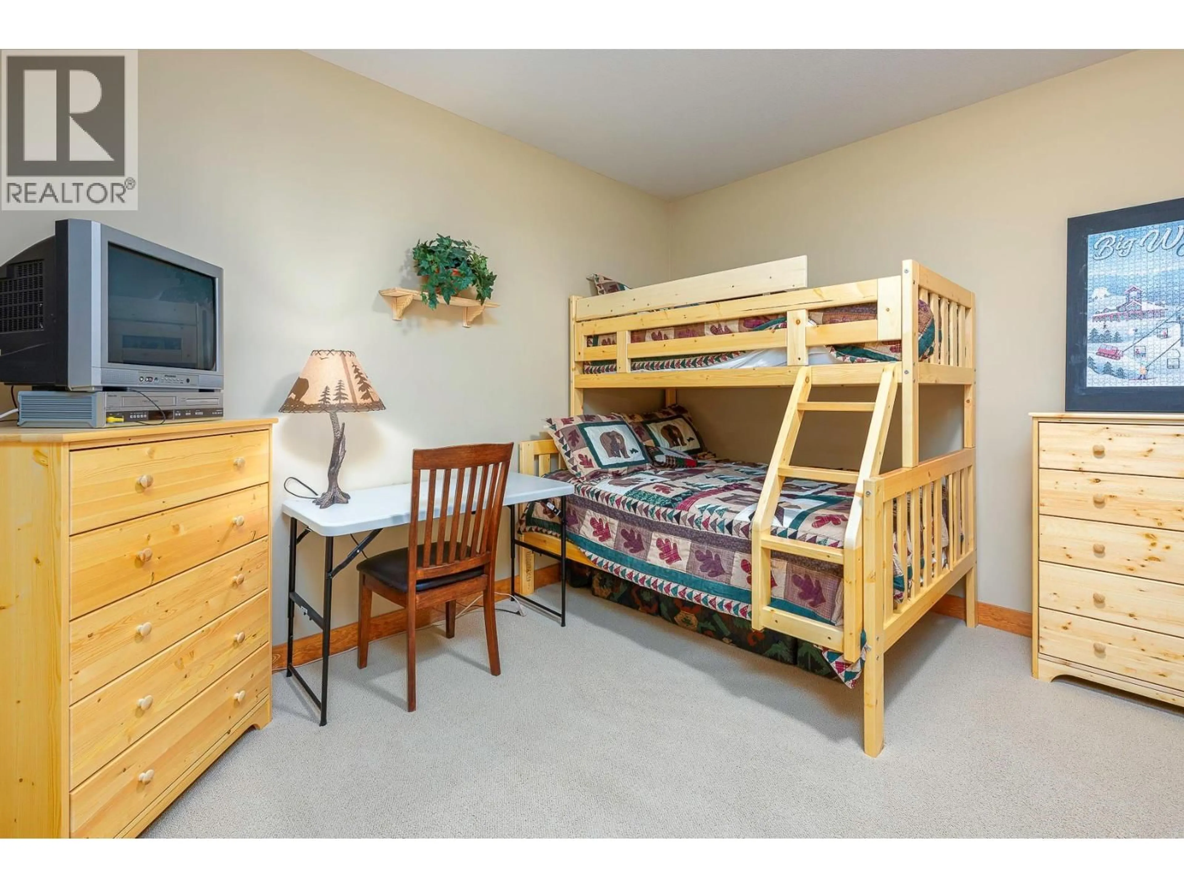 Bedroom with bed, unknown for 204 - 5050 SNOWBIRD WAY, Big White British Columbia V1P1T4