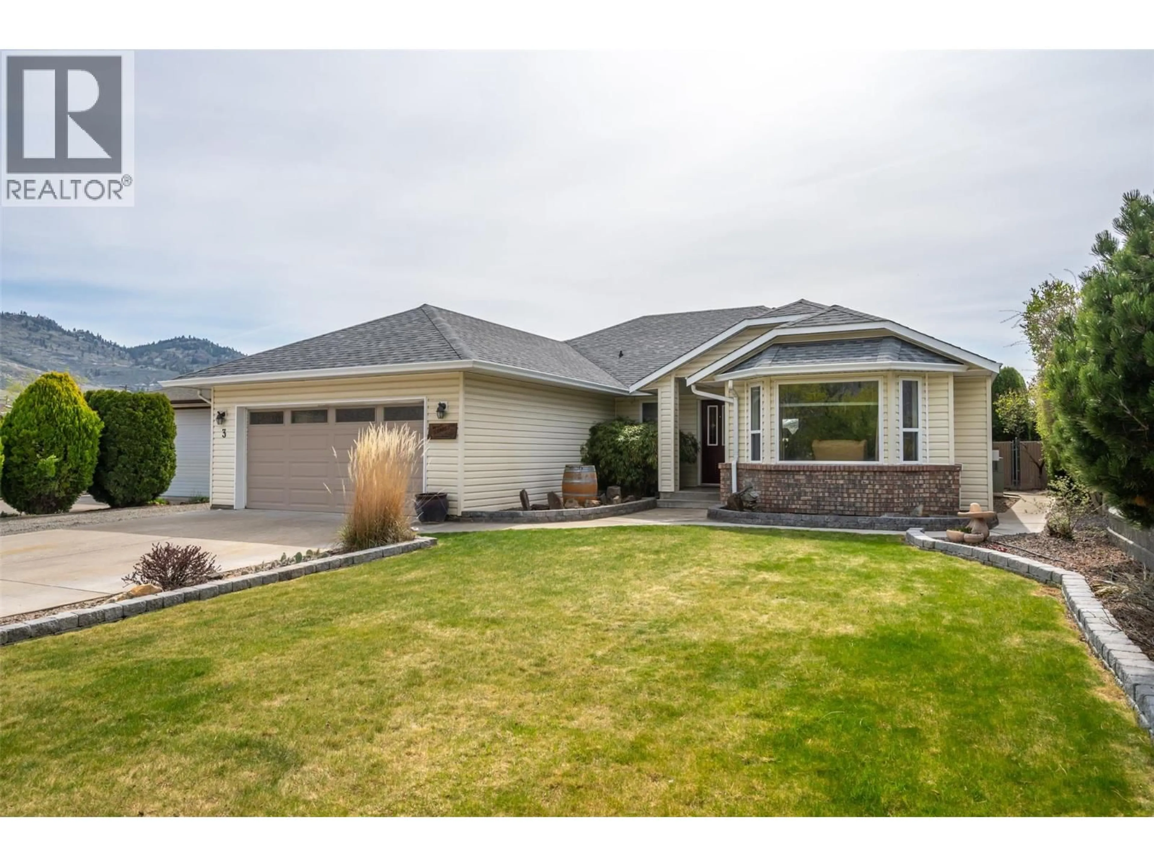 Home with vinyl exterior material, street for 3 SPRUCE COURT, Osoyoos British Columbia V0H1V3