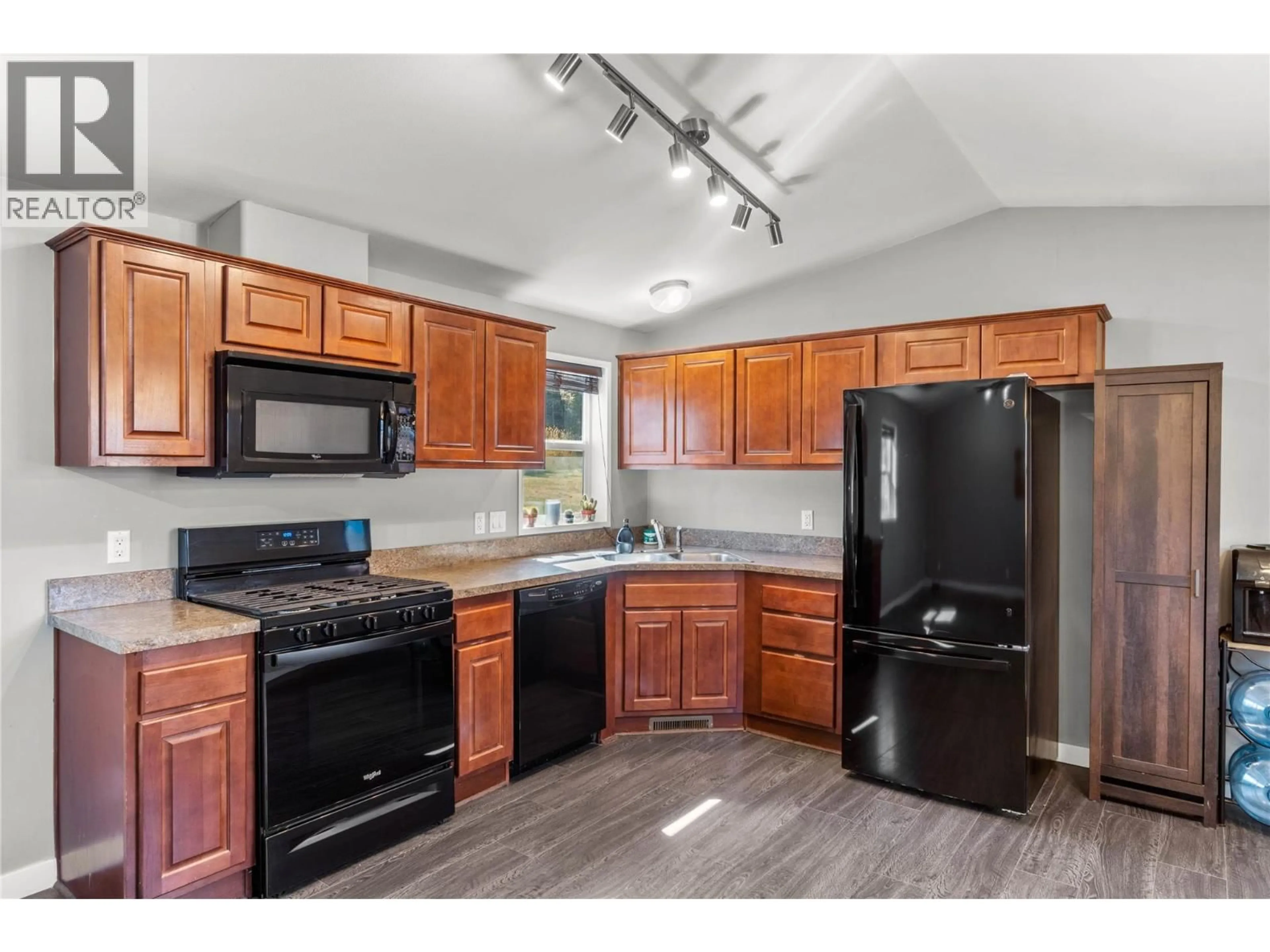 Standard kitchen, unknown for 38 - 2815 PRINCETON KAMLOOPS HIGHWAY, Kamloops British Columbia V0E2A0