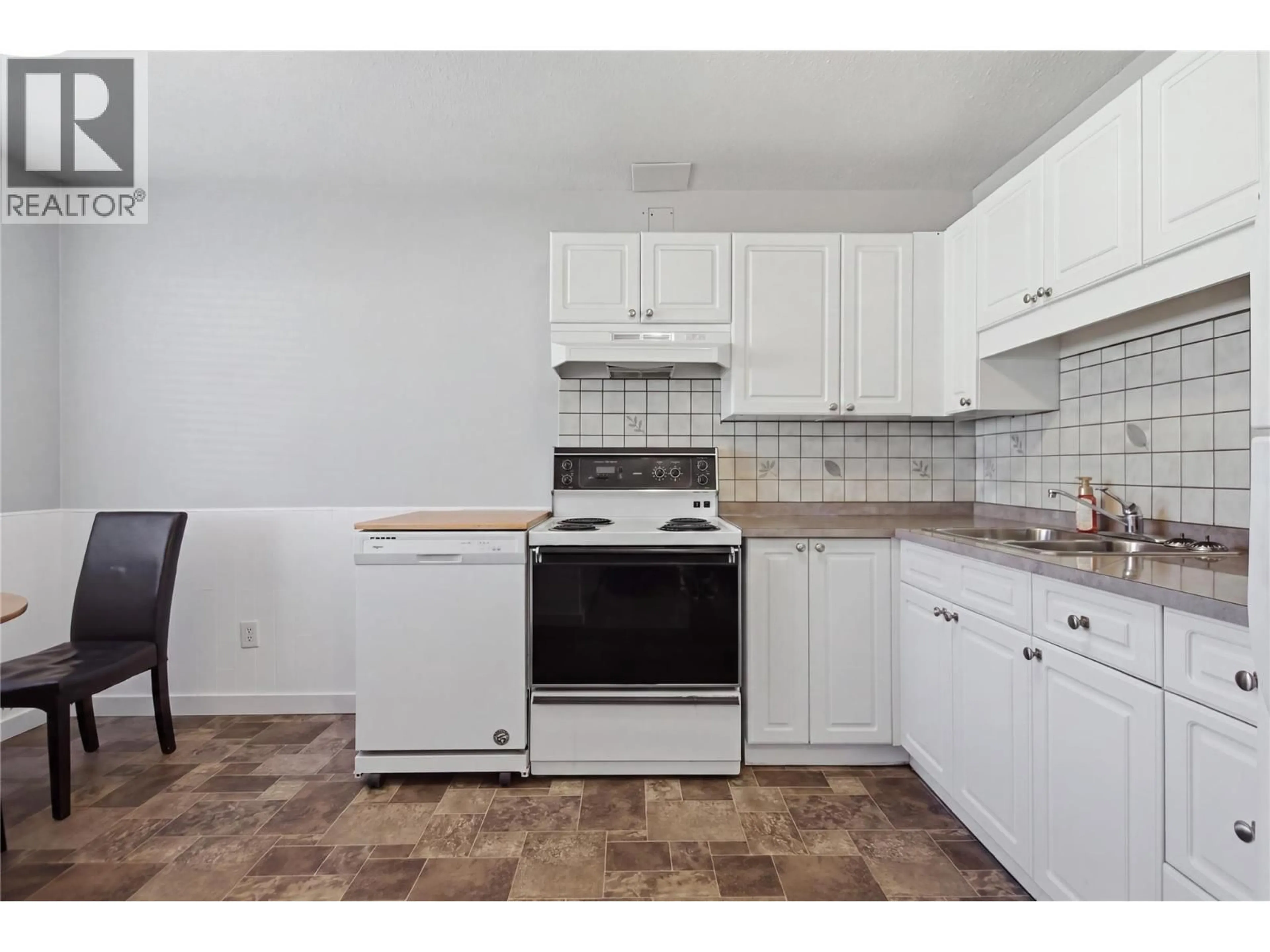 Standard kitchen, unknown for 56 - 1697 GREENFIELD AVENUE, Kamloops British Columbia V2B4N5