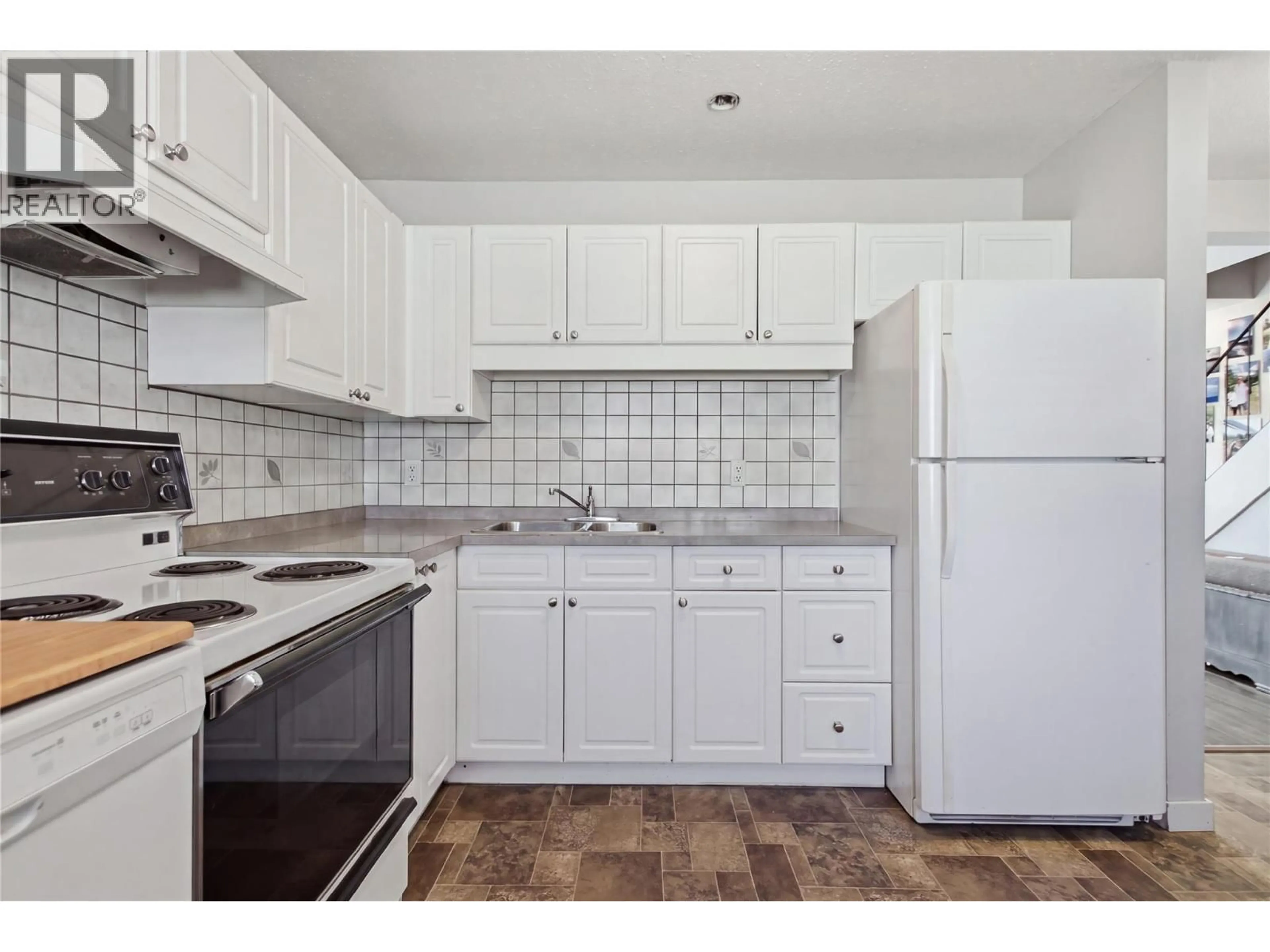 Standard kitchen, unknown for 56 - 1697 GREENFIELD AVENUE, Kamloops British Columbia V2B4N5