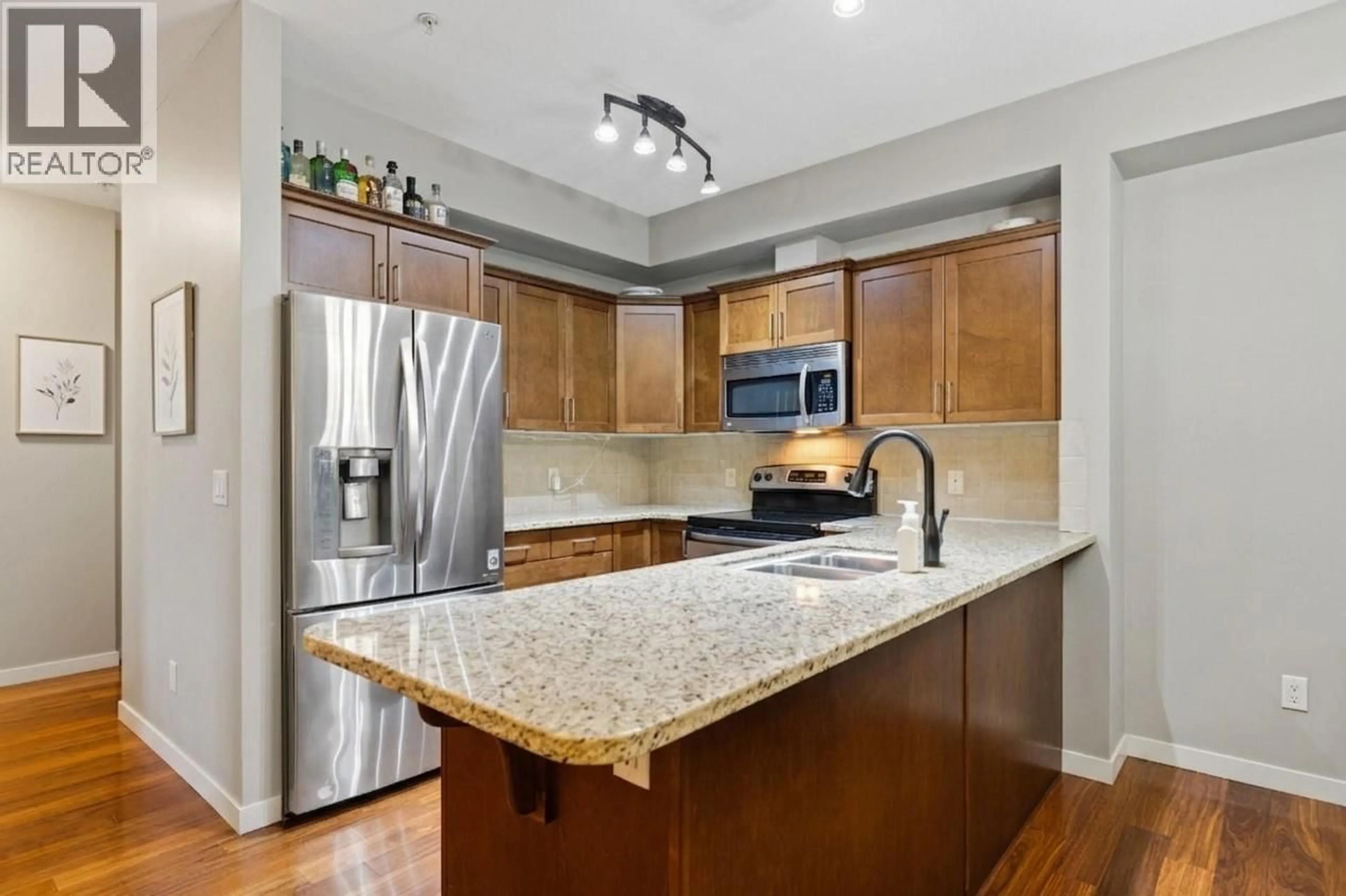 Standard kitchen, unknown for 107 - 2142 VASILE STREET, Kelowna British Columbia V1Y6H5