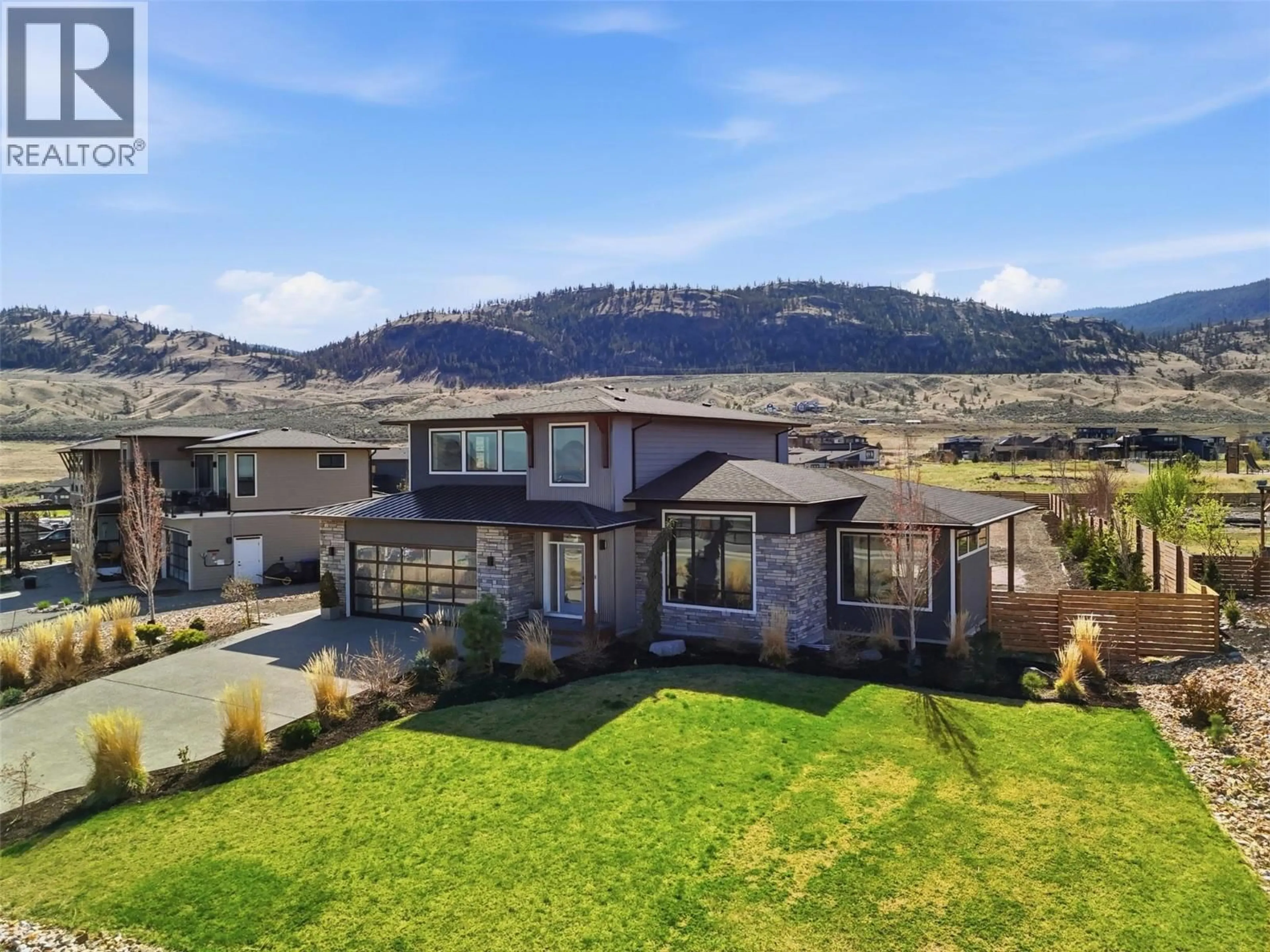 A pic from outside/outdoor area/front of a property/back of a property/a pic from drone, mountain view for 347 RUE CHEVAL NOIR OTHER, Kamloops British Columbia V1S0G2