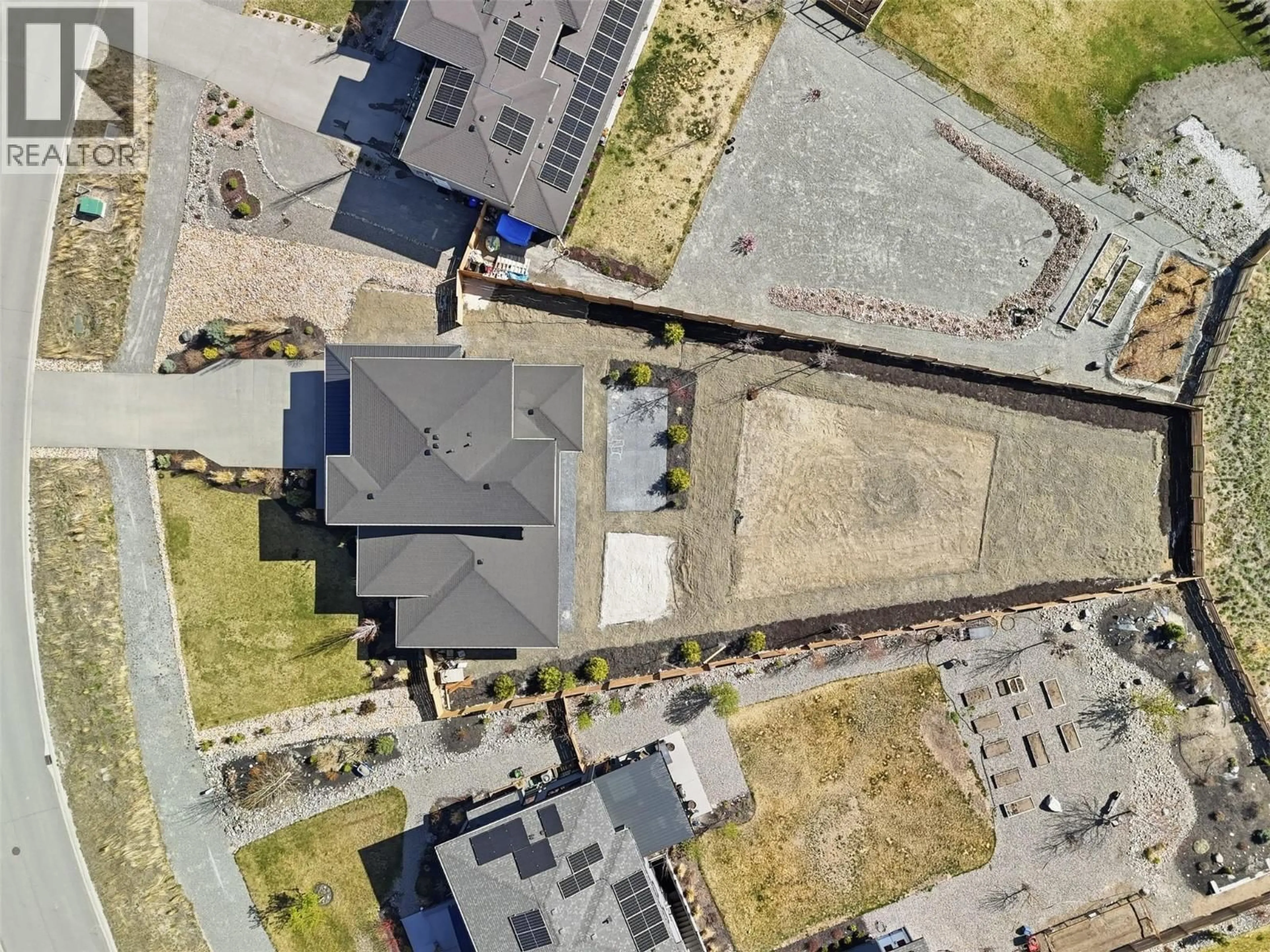A pic from outside/outdoor area/front of a property/back of a property/a pic from drone, street for 347 RUE CHEVAL NOIR OTHER, Kamloops British Columbia V1S0G2