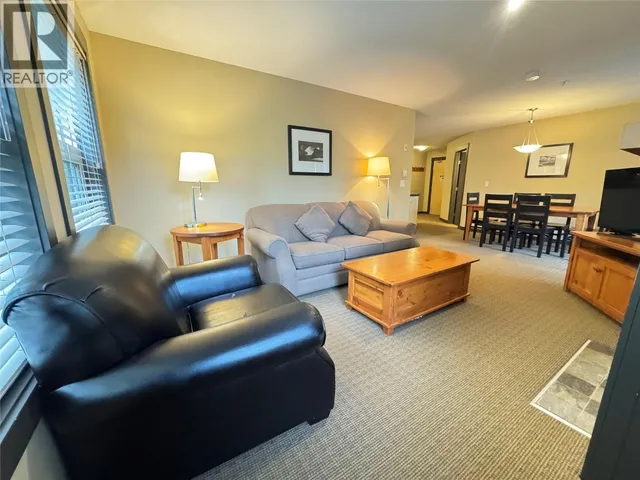 211 - 2064 SUMMIT DRIVE, Panorama 2