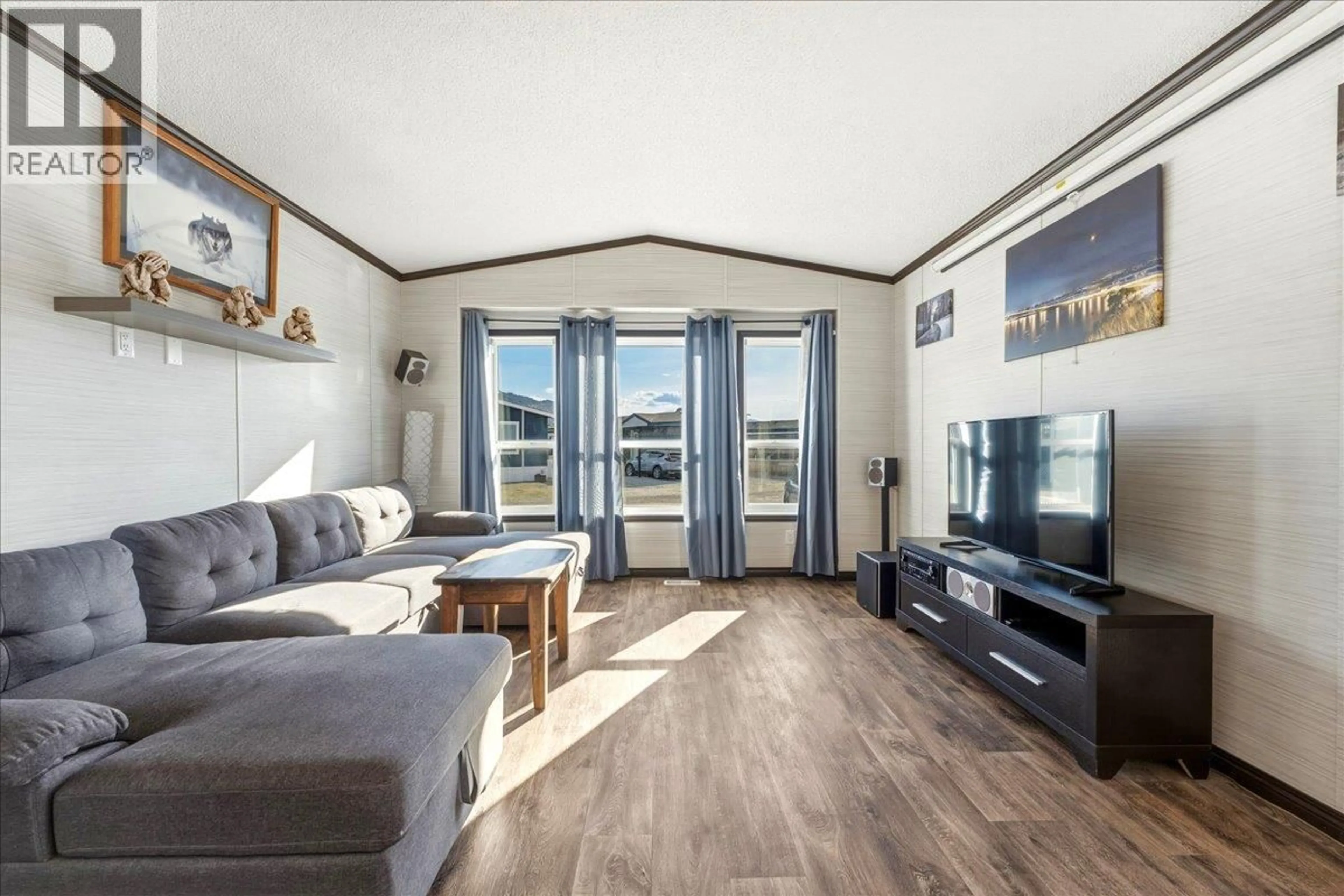 Living room with furniture, unknown for 9 - 65 ANTOINE ROAD, Vernon British Columbia V1H2A3