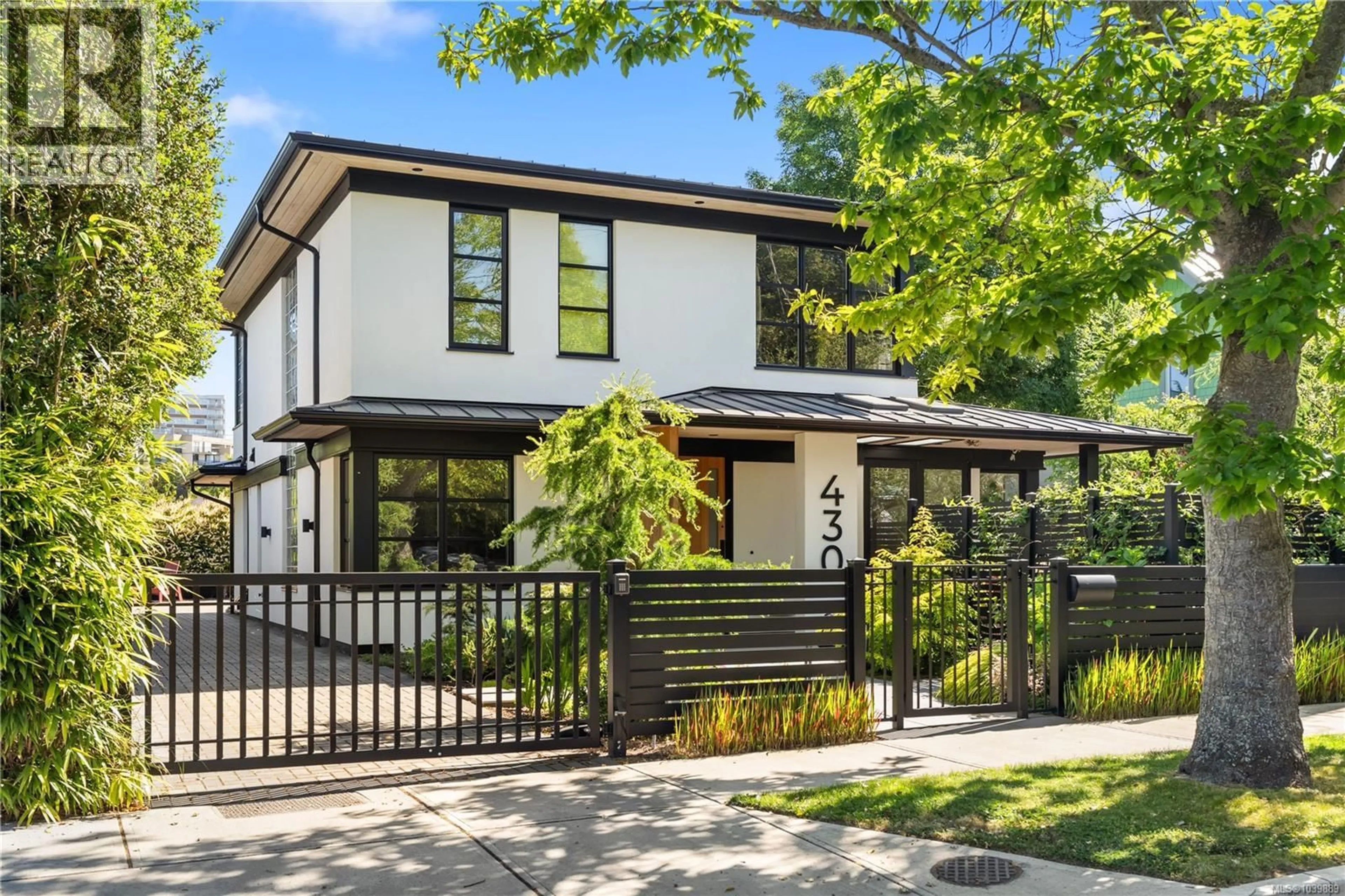 Home with brick exterior material, street for 430 LUXTON AVENUE, Victoria British Columbia V8V1C9