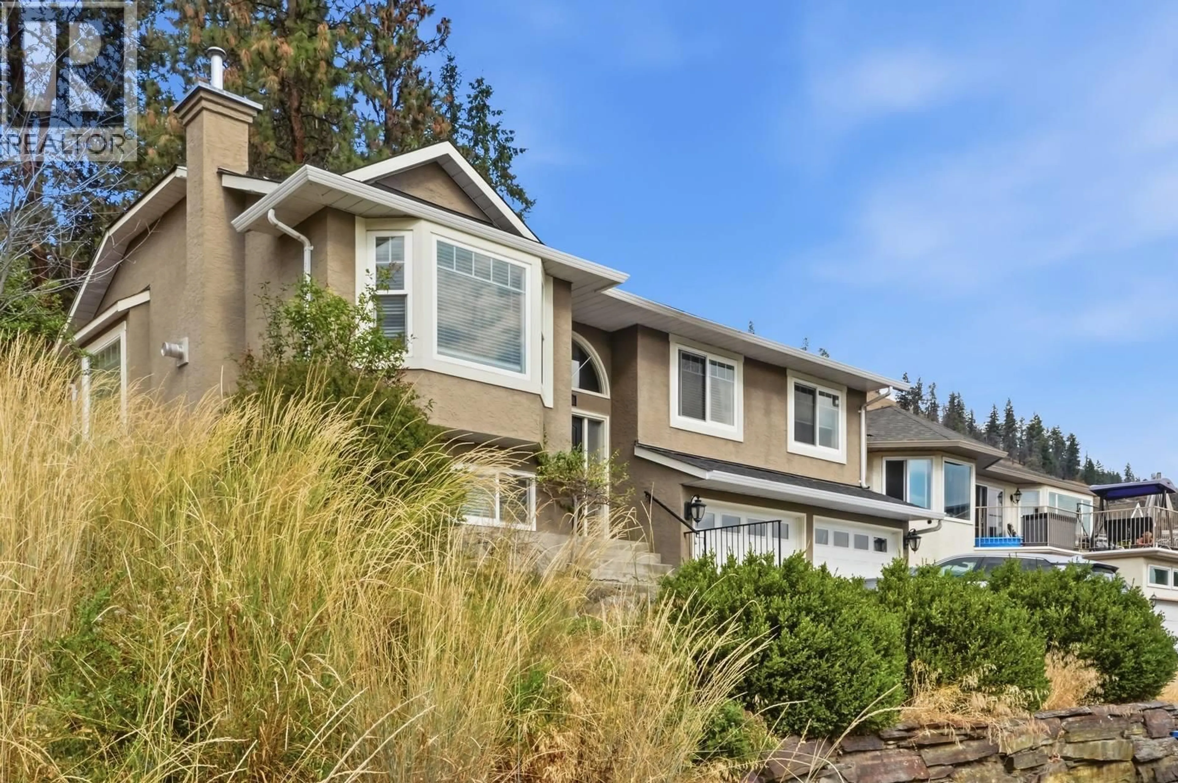 Home with vinyl exterior material, unknown for 464 GLEN PINE COURT, Kelowna British Columbia V1V1R3