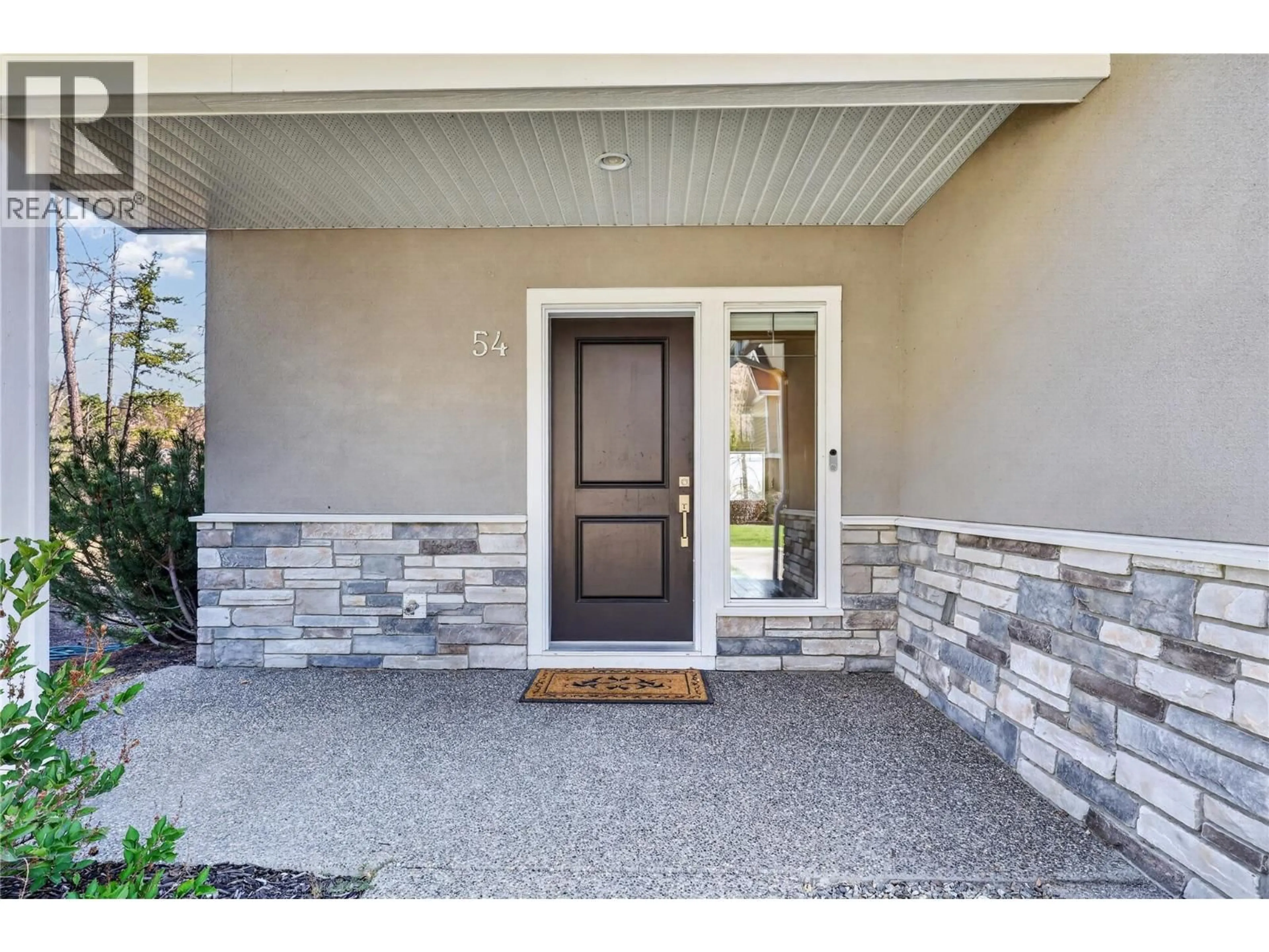 Indoor entryway for 54 - 1450 UNION ROAD, Kelowna British Columbia V1V3E1