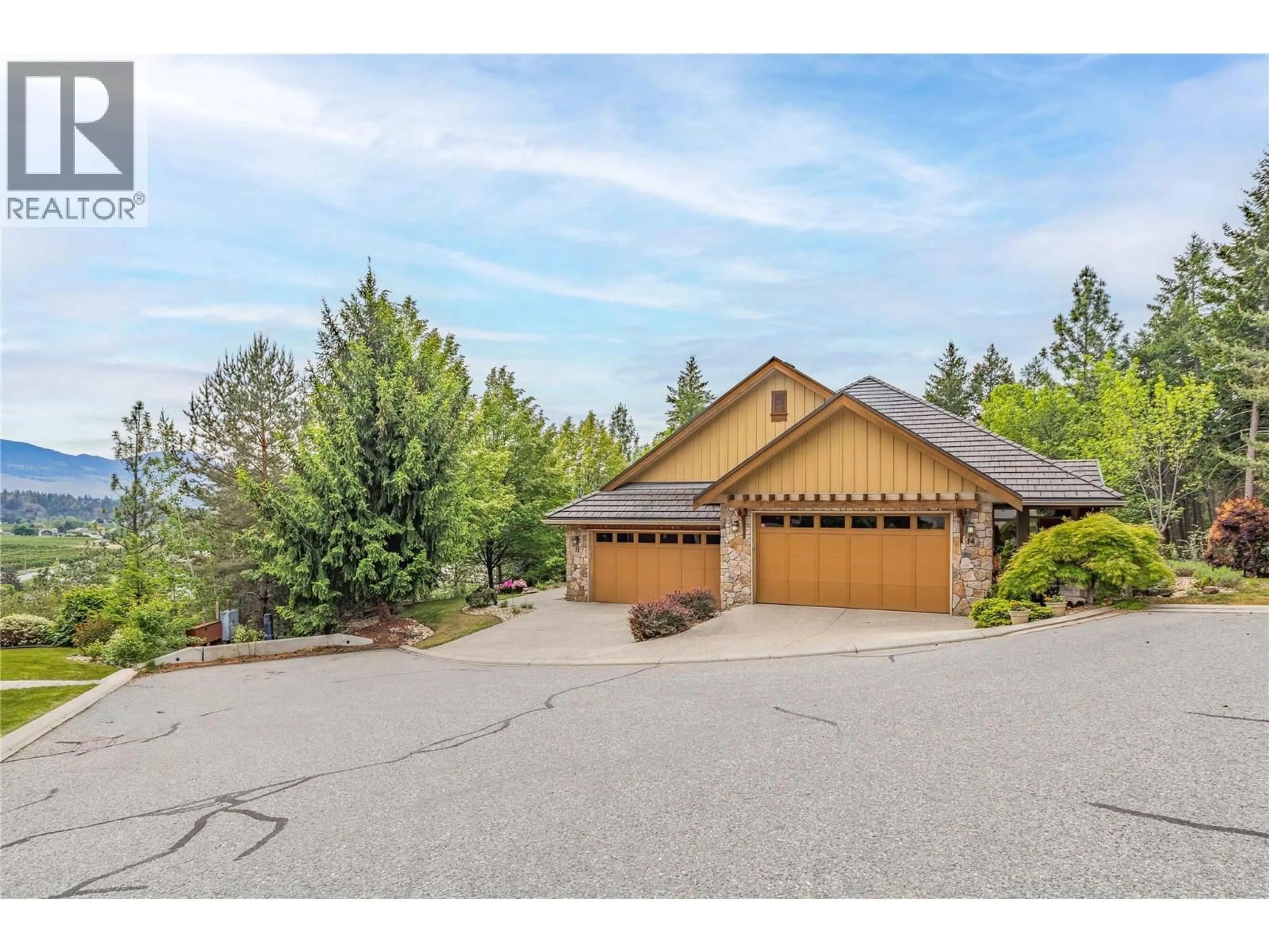 A pic from outside/outdoor area/front of a property/back of a property/a pic from drone, unknown for 13 - 669 LONG RIDGE DRIVE, Kelowna British Columbia V1V2R9