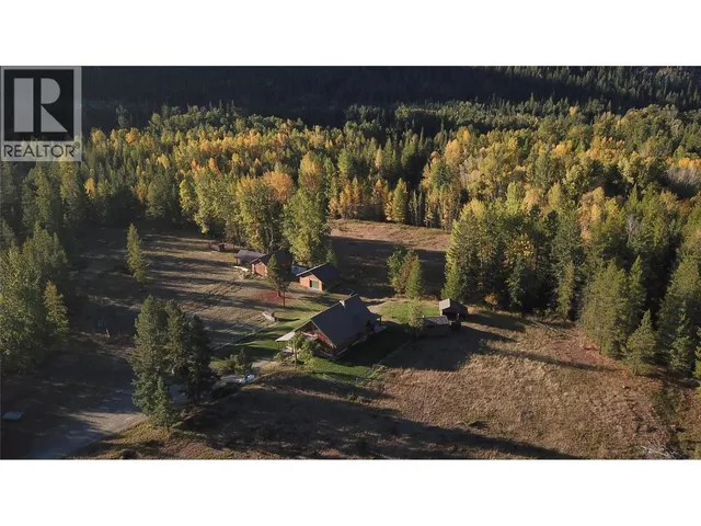 1896 ST. MARY LAKE ROAD, Kimberley 2
