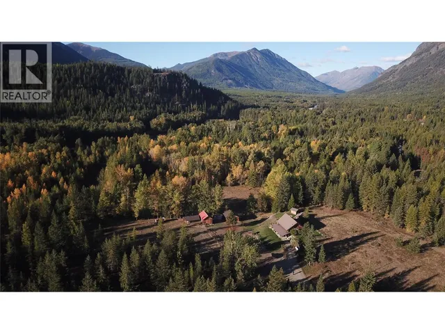 1896 ST. MARY LAKE ROAD, Kimberley 3