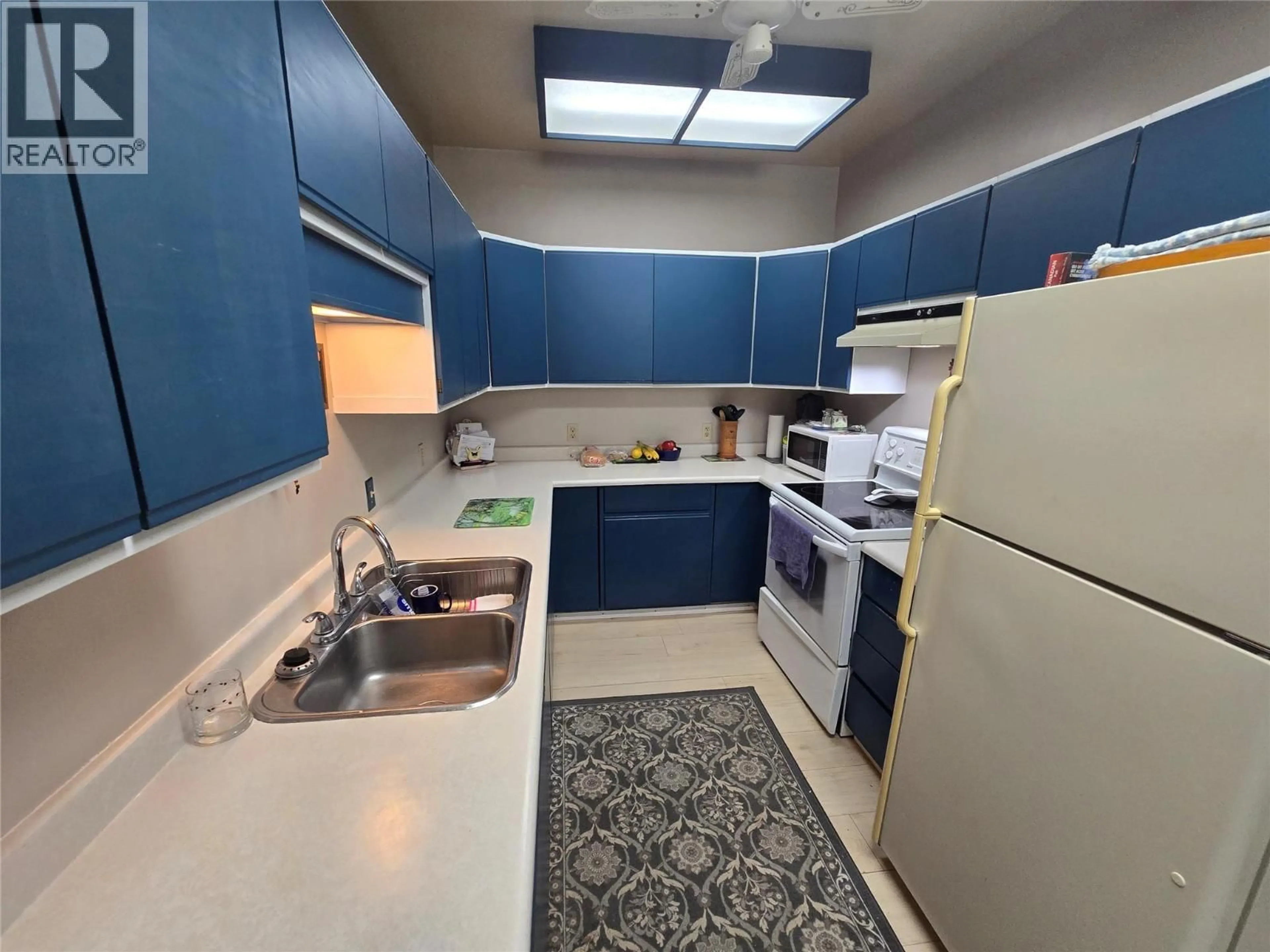 Standard kitchen, unknown for 1037 RAFT RIVER ROAD, Clearwater British Columbia V0E1N1