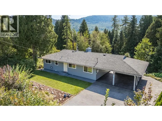 1048 CHRISTIE ROAD, Montrose