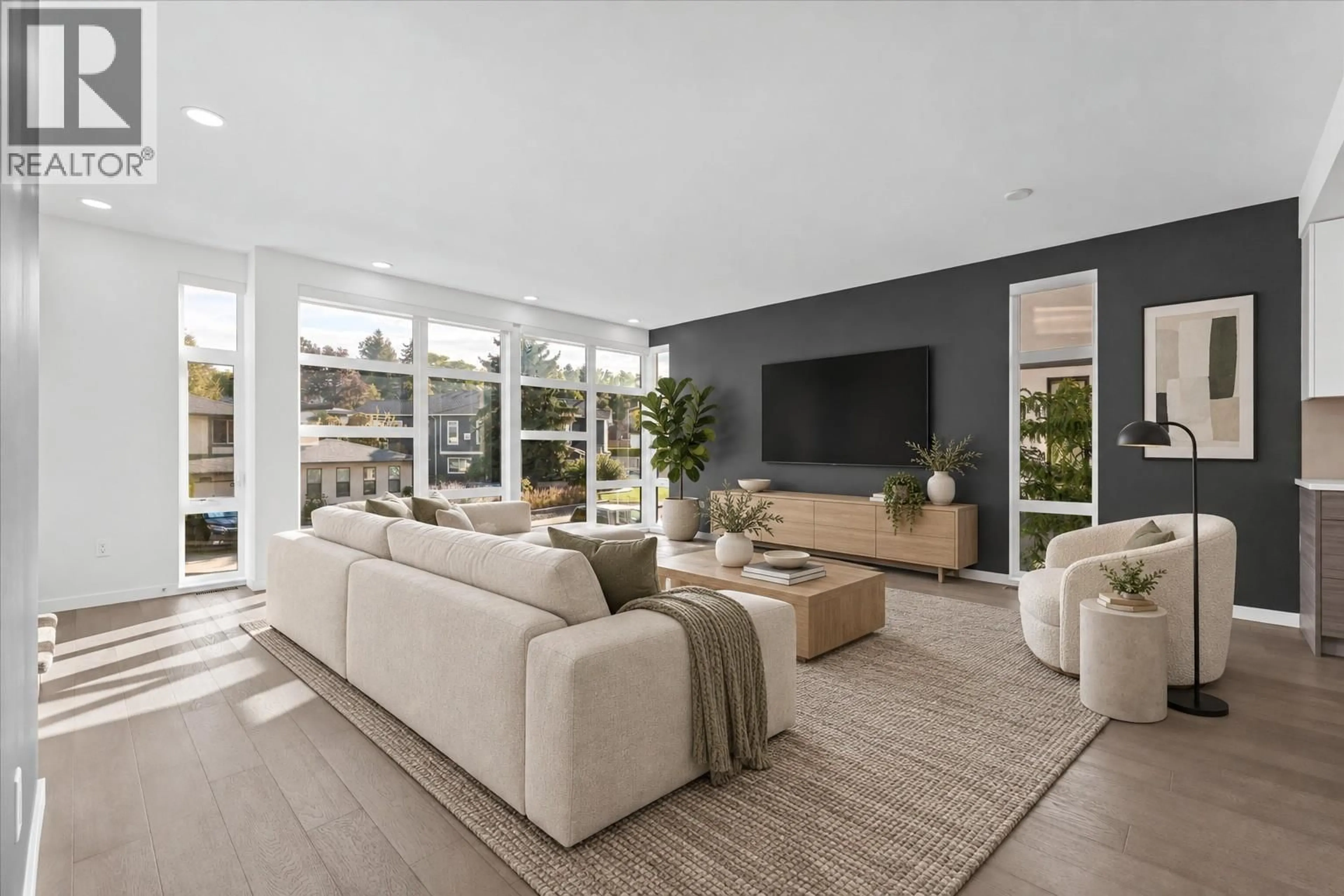 Living room with furniture, unknown for 37 - 1515 HIGHLAND DRIVE NORTH, Kelowna British Columbia V1Y0C9