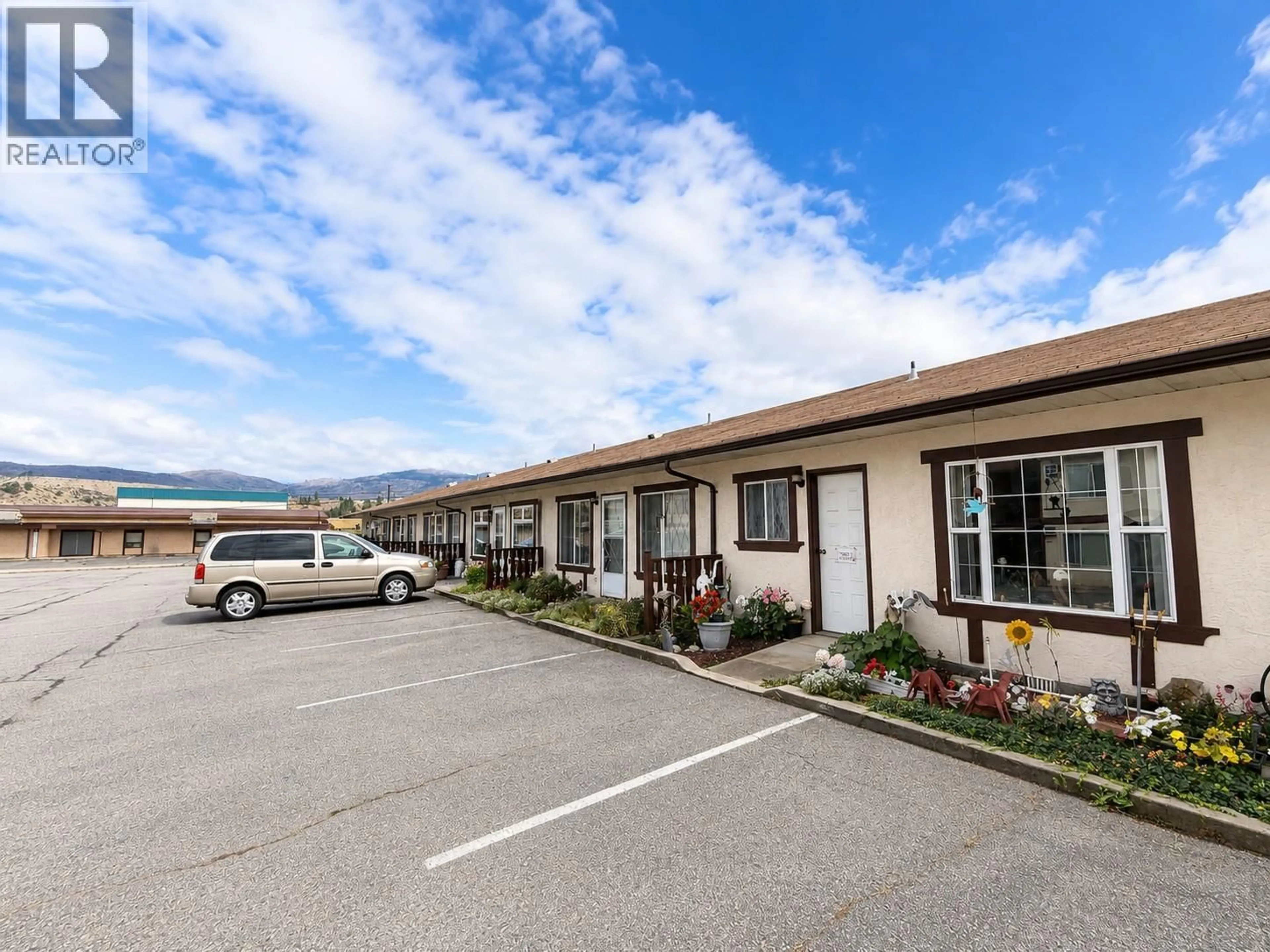 Patio, mountain view for 4 - 5869 MAIN STREET, Oliver British Columbia V0H1T9