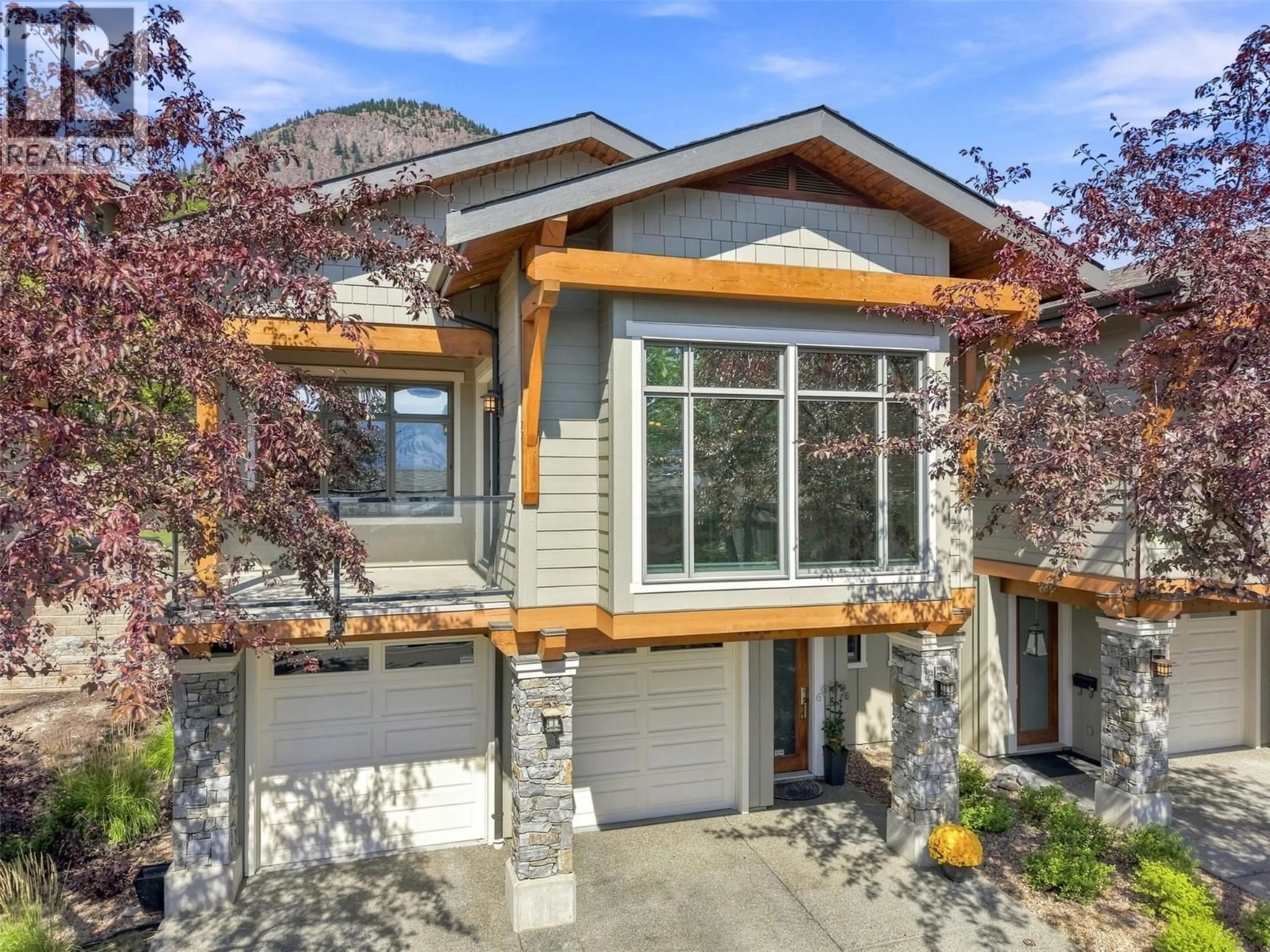 Home with vinyl exterior material, street for 1637 GOLF RIDGE WAY, Kamloops British Columbia V2H0A5