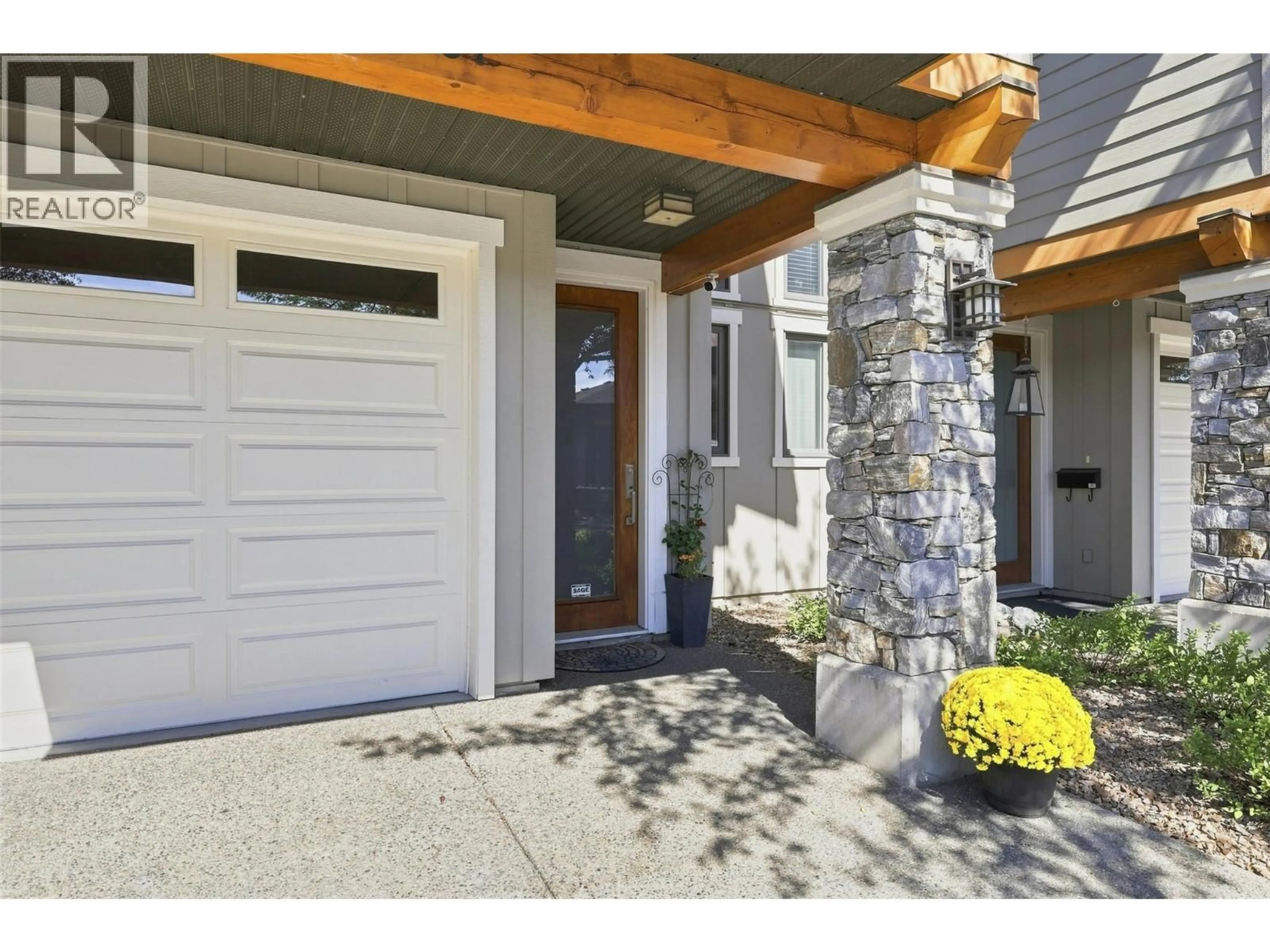 Indoor entryway for 1637 GOLF RIDGE WAY, Kamloops British Columbia V2H0A5