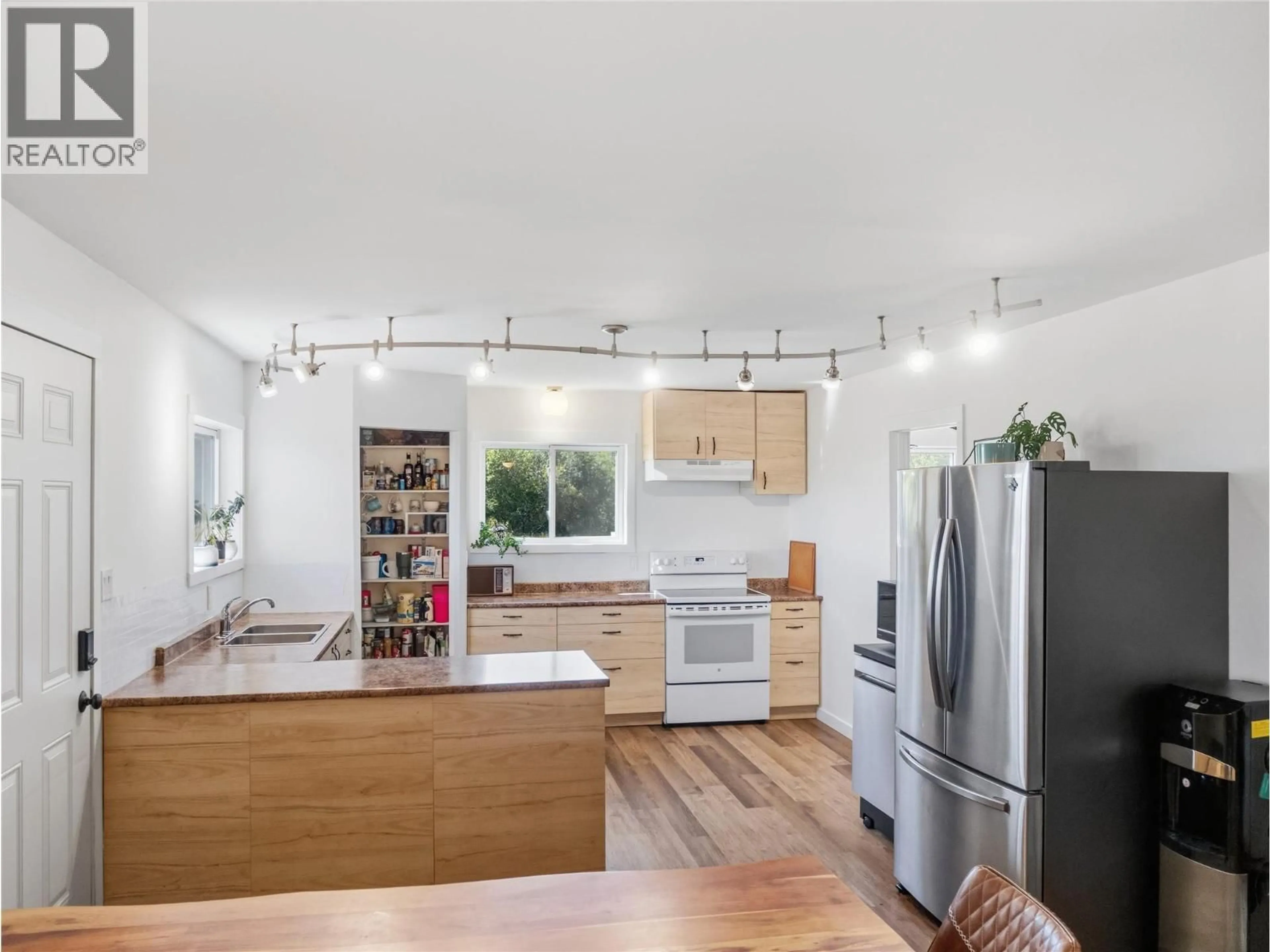 Open concept kitchen, unknown for 3766 216 ROAD, Dawson Creek British Columbia V1G0J3