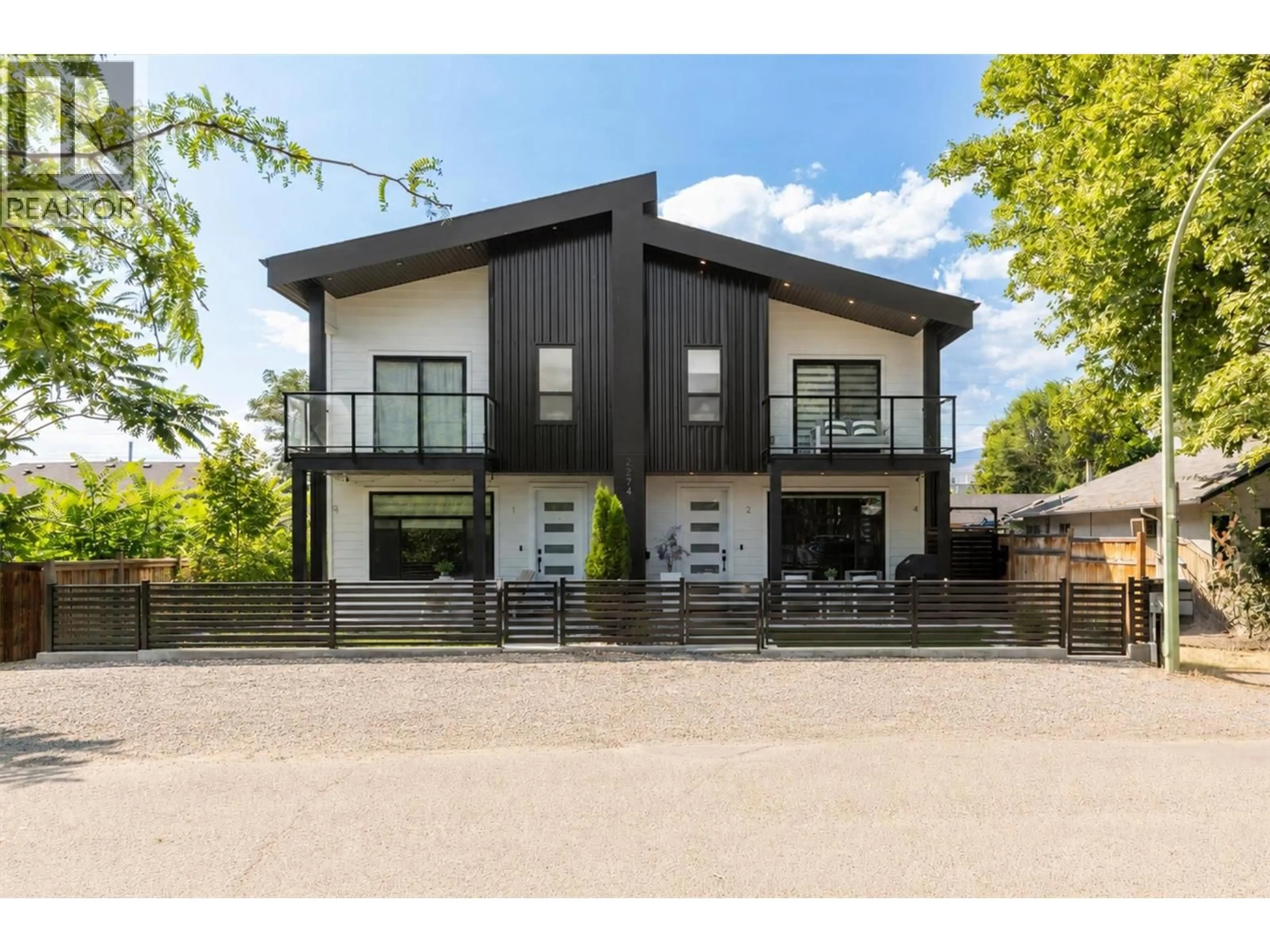 A pic from outside/outdoor area/front of a property/back of a property/a pic from drone, unknown for 2 - 2274 WOODLAWN STREET, Kelowna British Columbia V1Y2T2