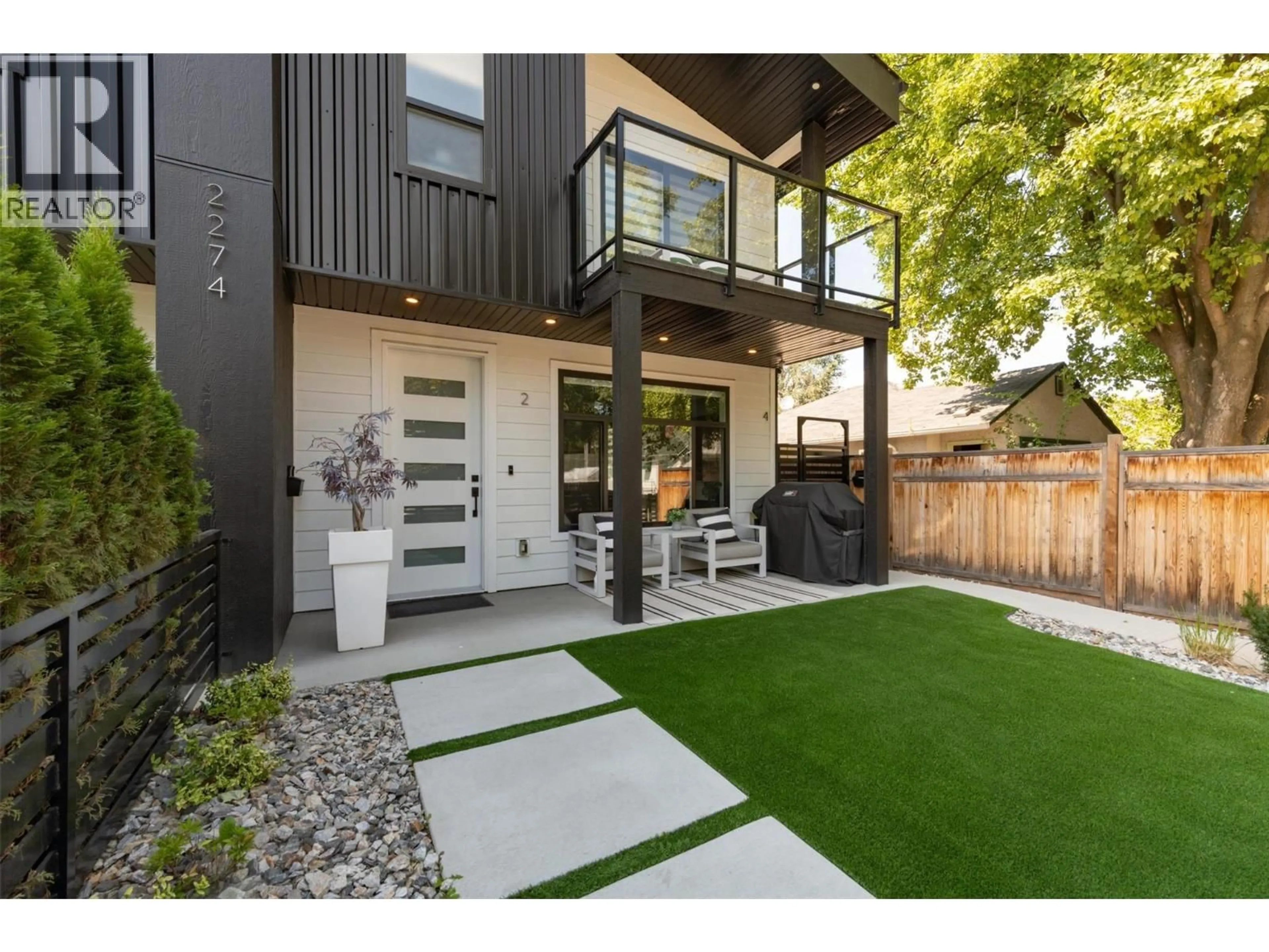 Unknown for 2 - 2274 WOODLAWN STREET, Kelowna British Columbia V1Y2T2