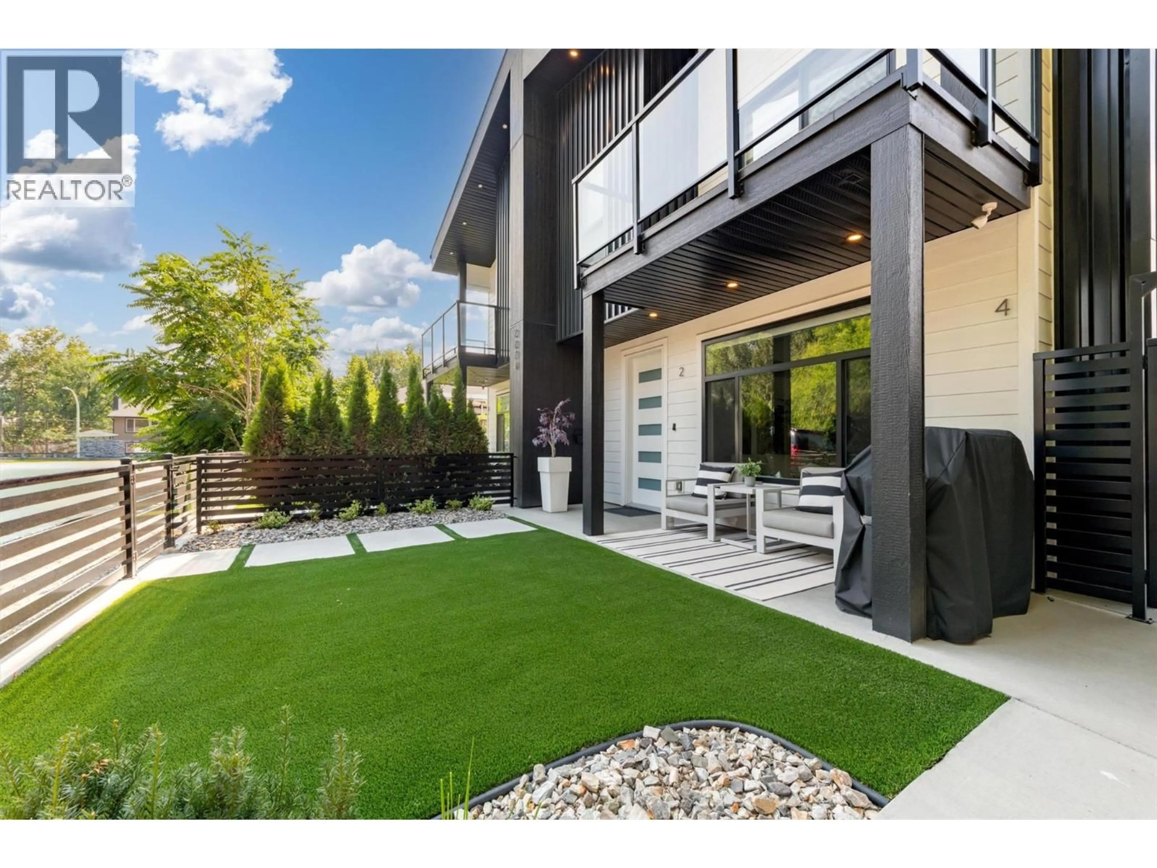 Unknown for 2 - 2274 WOODLAWN STREET, Kelowna British Columbia V1Y2T2