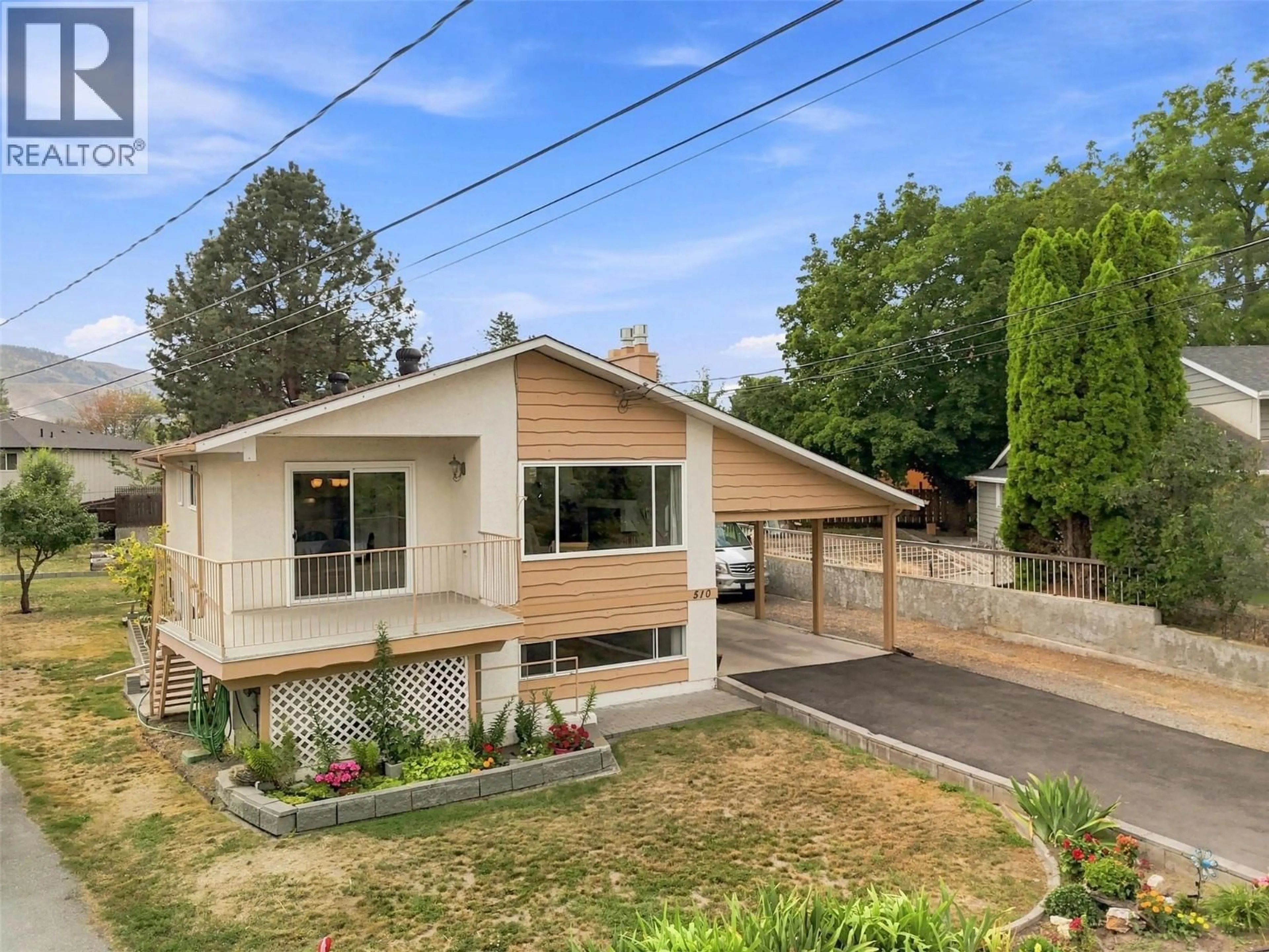 Home with vinyl exterior material, street for 510 HUXLEY PLACE, Kamloops British Columbia V2B5E5