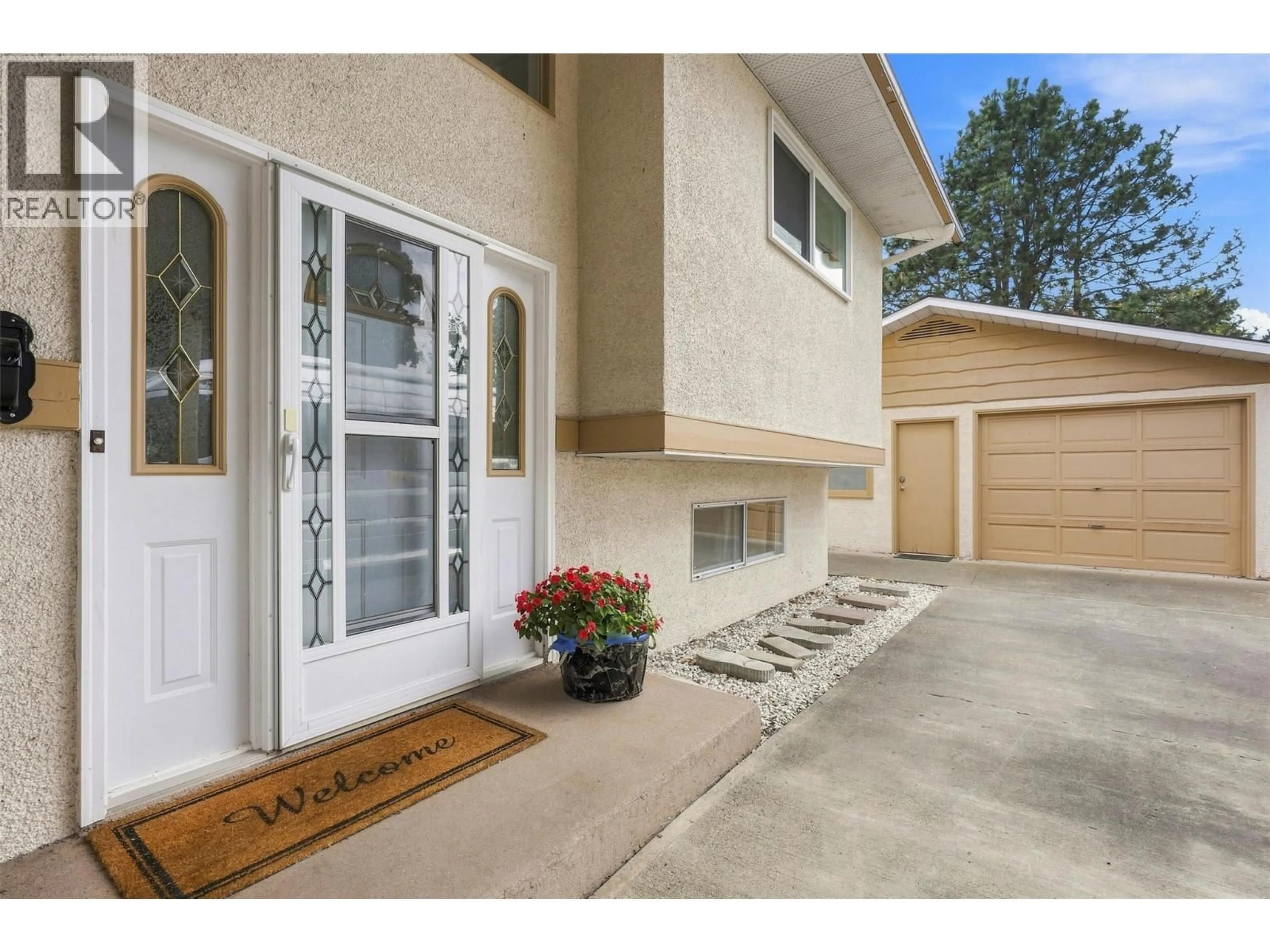 Indoor entryway for 510 HUXLEY PLACE, Kamloops British Columbia V2B5E5