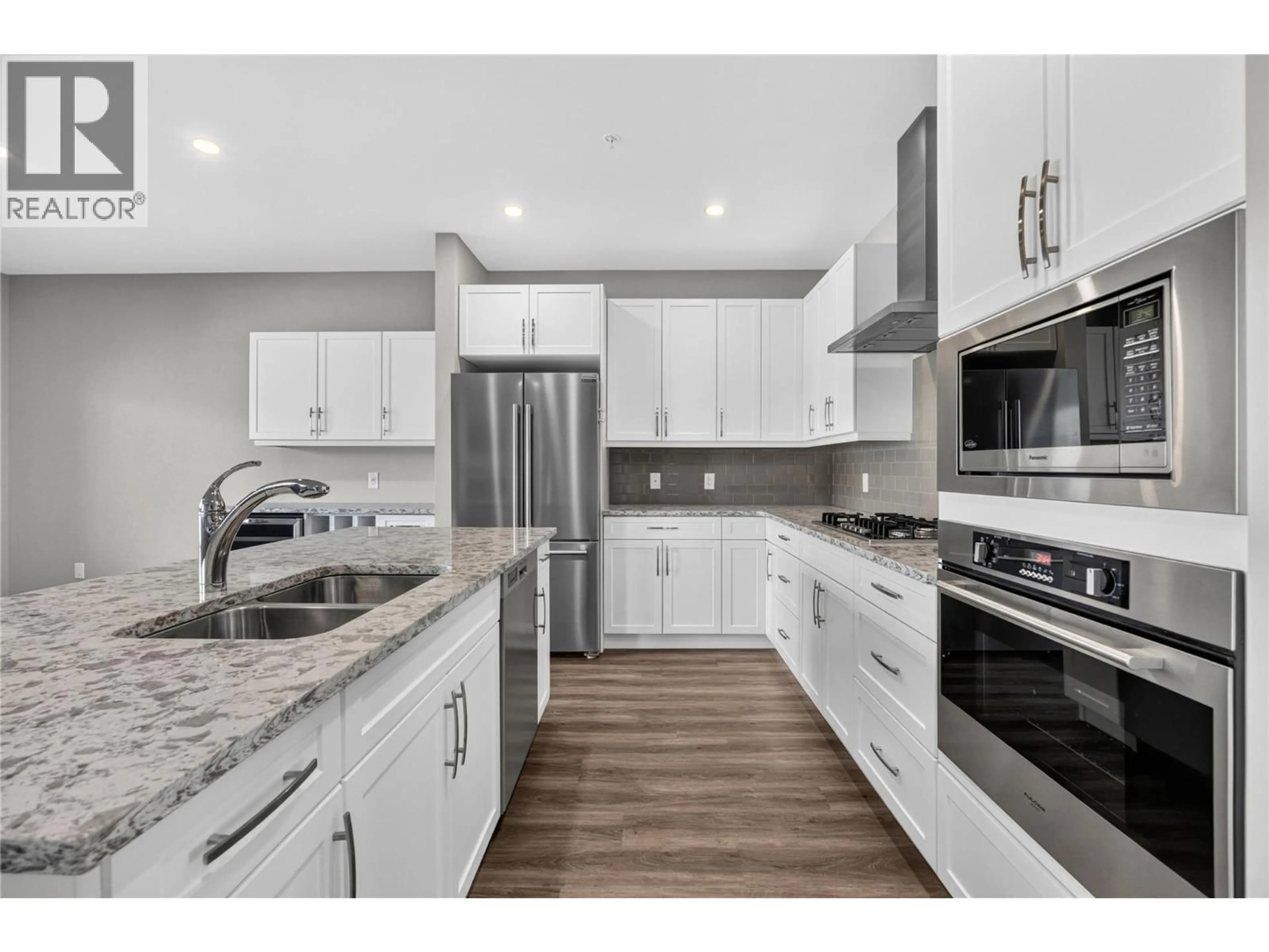 Open concept kitchen, unknown for 422 - 400 VISTA PARK, Penticton British Columbia V2A0B2