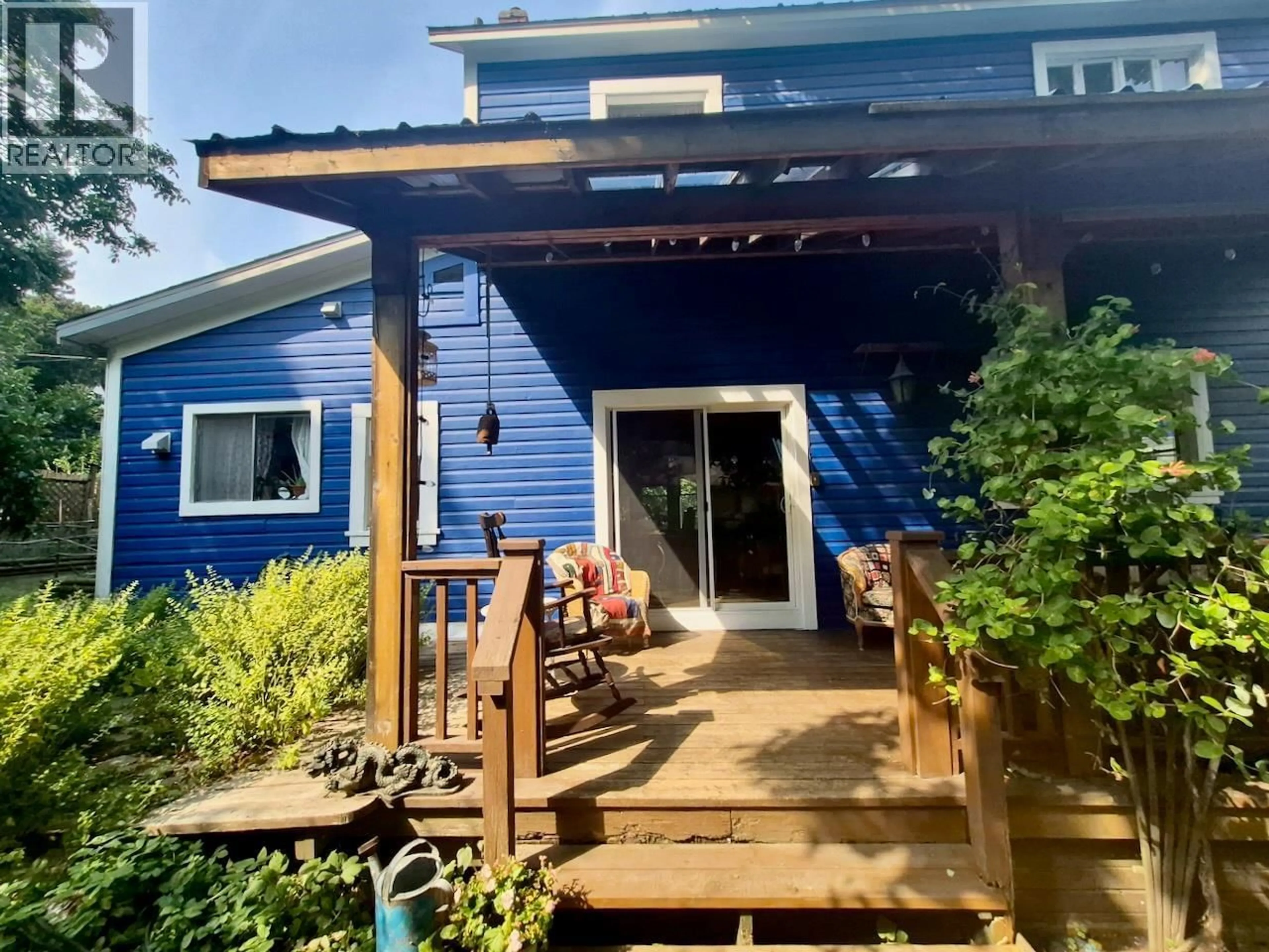 Patio, street for 204 CHATHAM STREET, Nelson British Columbia V1L3Y9