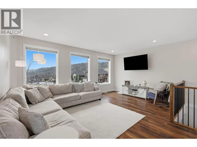 8702 BADGER DRIVE, Kamloops 5