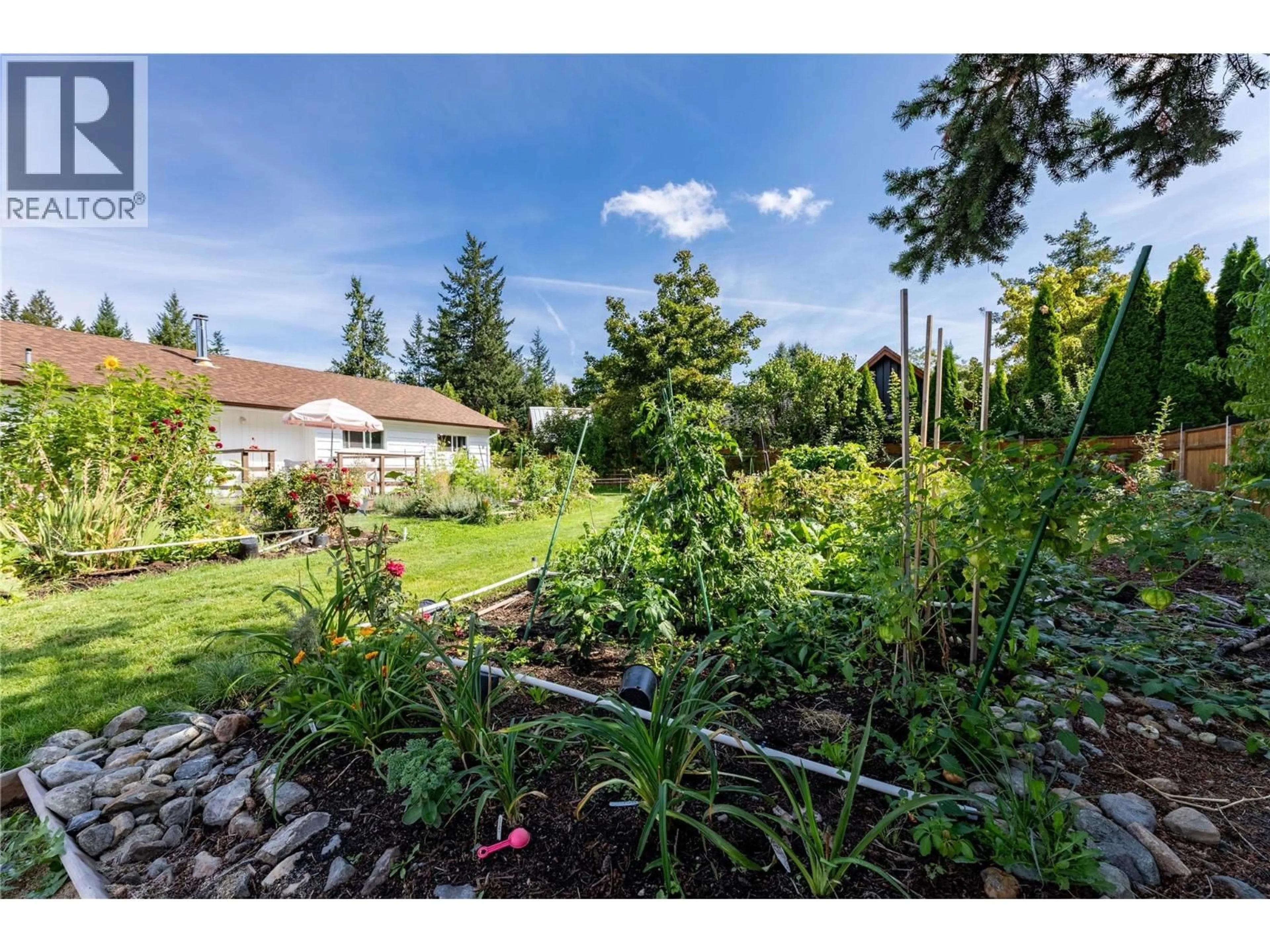 Patio, mountain view for 7 - 1441 20 AVENUE SOUTHEAST, Salmon Arm British Columbia V1E2M9