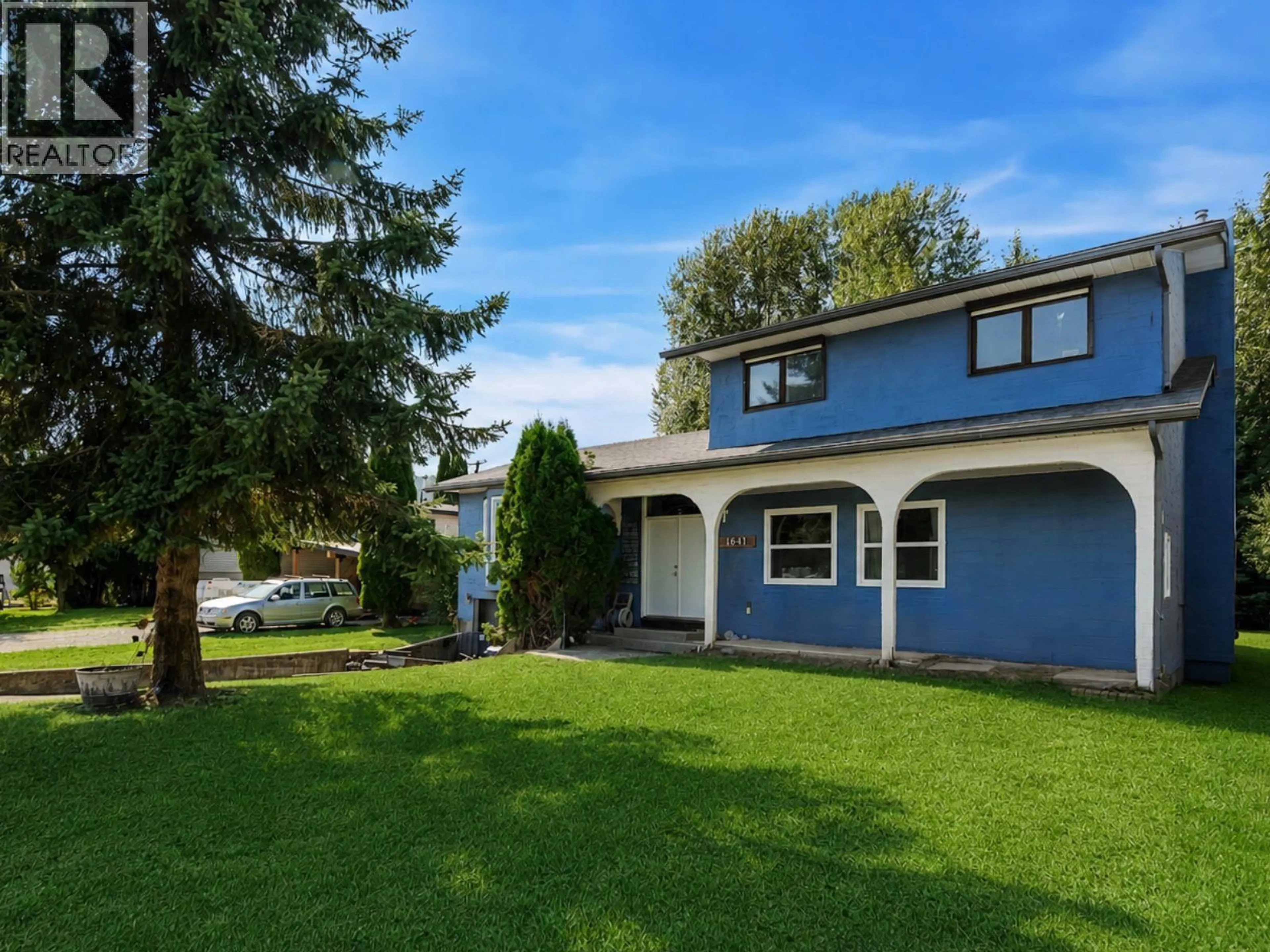 Home with vinyl exterior material, street for 1641 11TH AVENUE, Fernie British Columbia V0B1M0