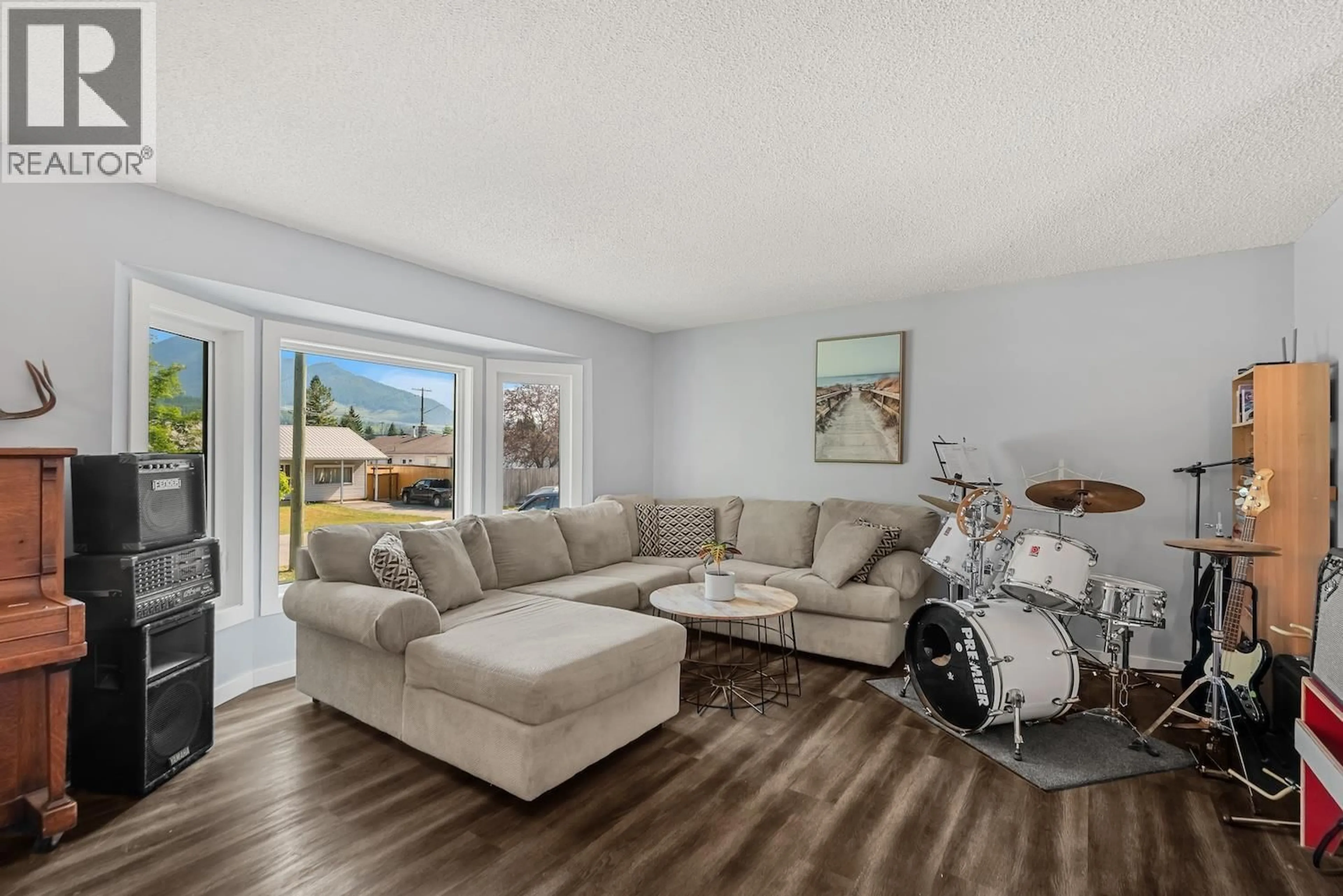 Living room with furniture, unknown for 1641 11TH AVENUE, Fernie British Columbia V0B1M0