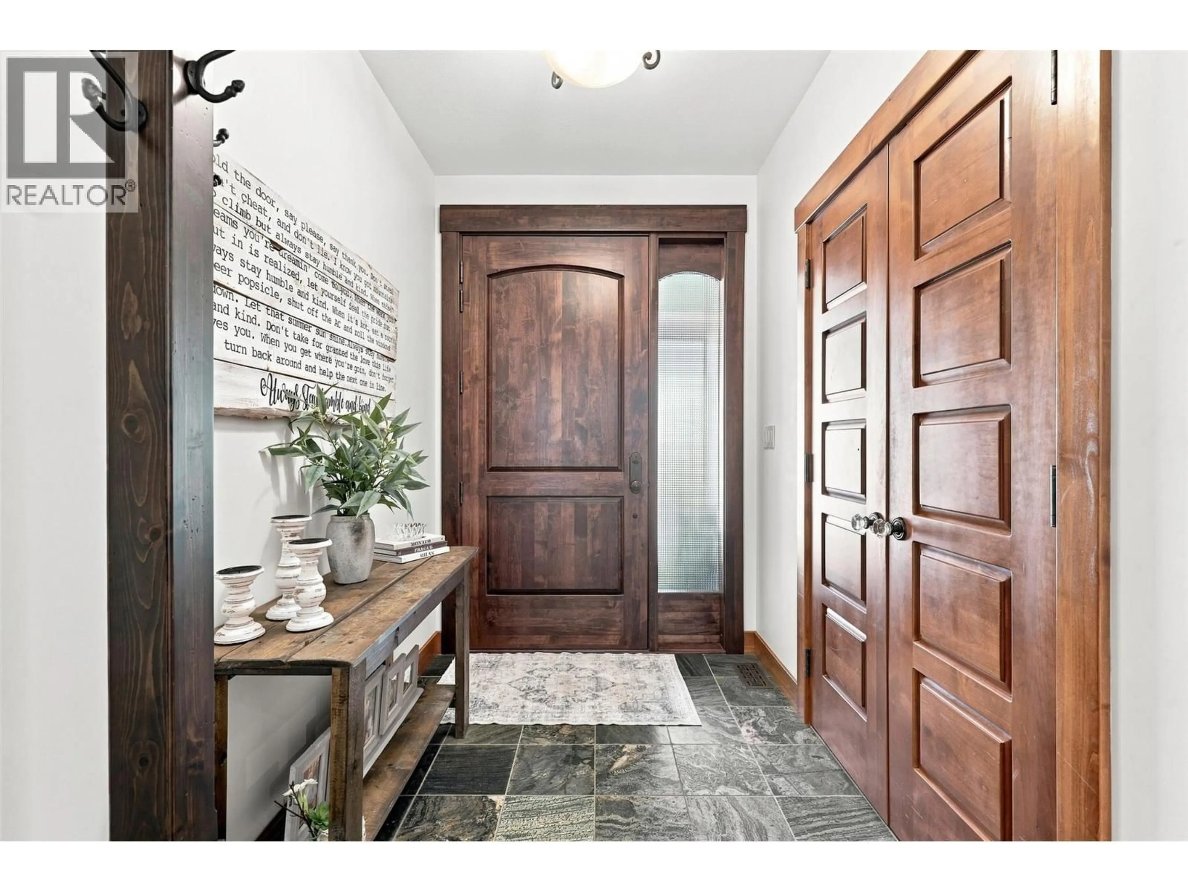 Indoor entryway for 3079 BIRKENHEAD DRIVE, Kamloops British Columbia V2E2T6