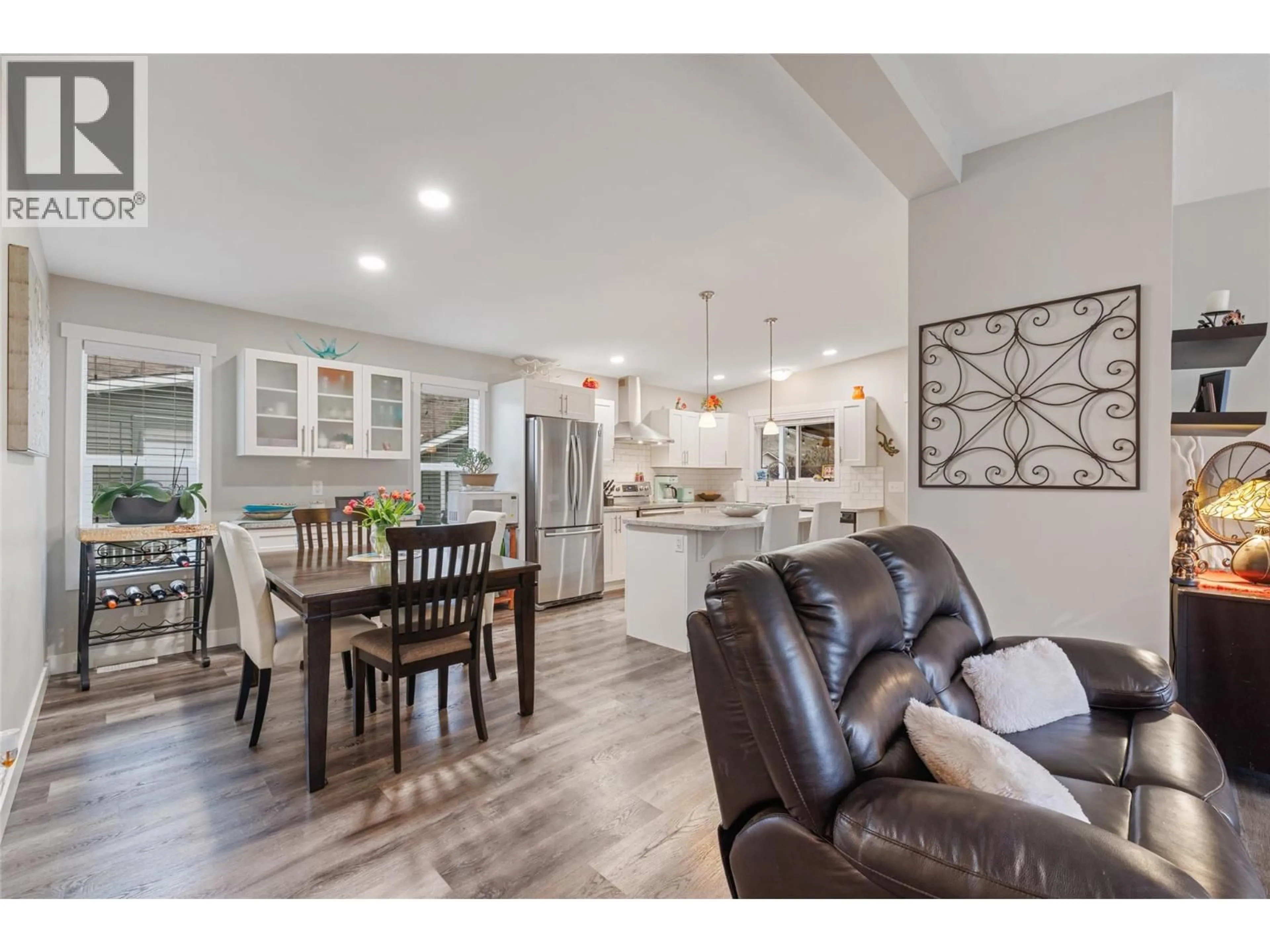 Open concept kitchen, unknown for 81 - 1835 NANCEE WAY COURT, Kelowna British Columbia V1Z4C1