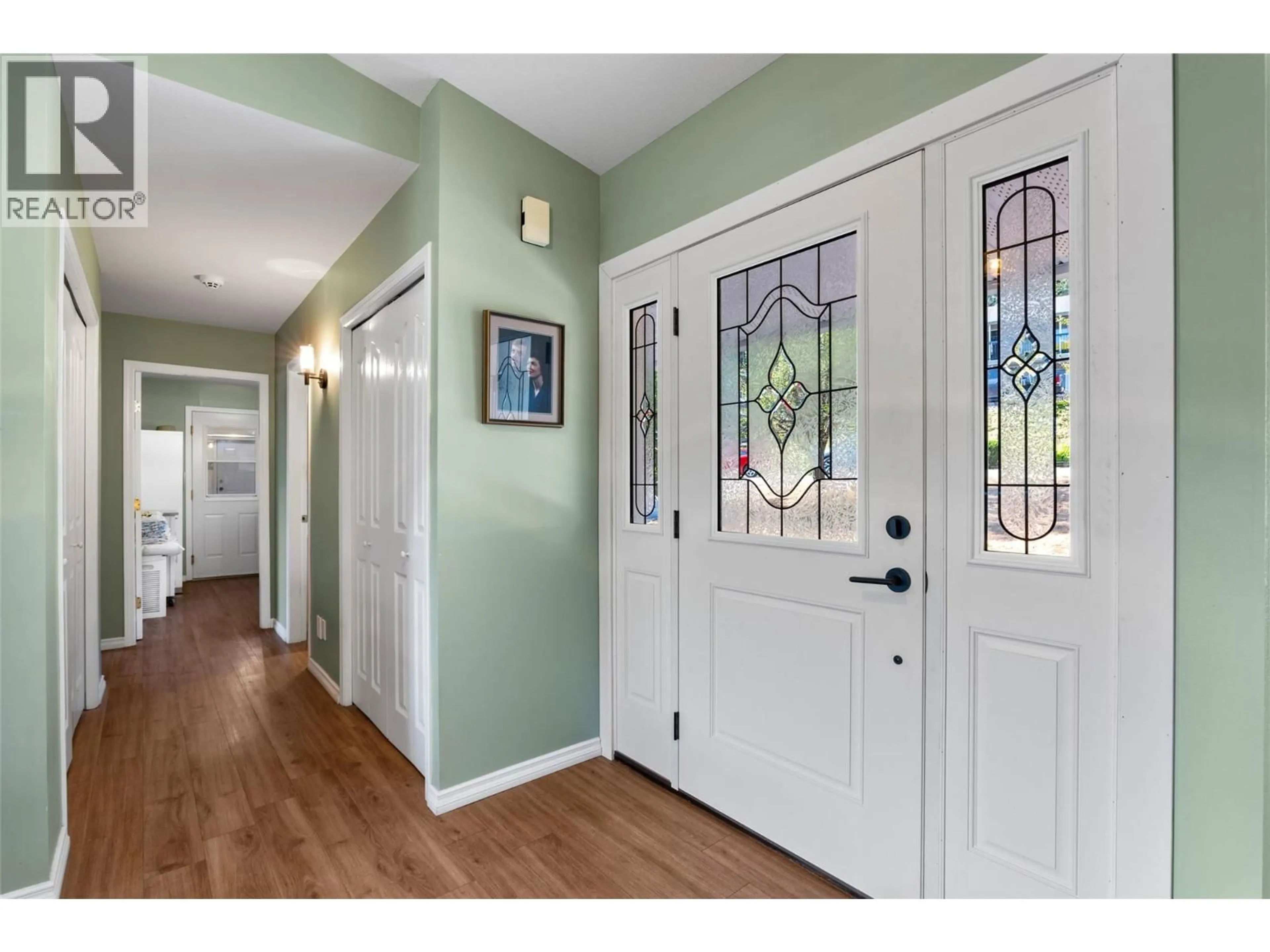 Indoor entryway for 2371 FOREST VIEW PLACE, Blind Bay British Columbia V0E1H2