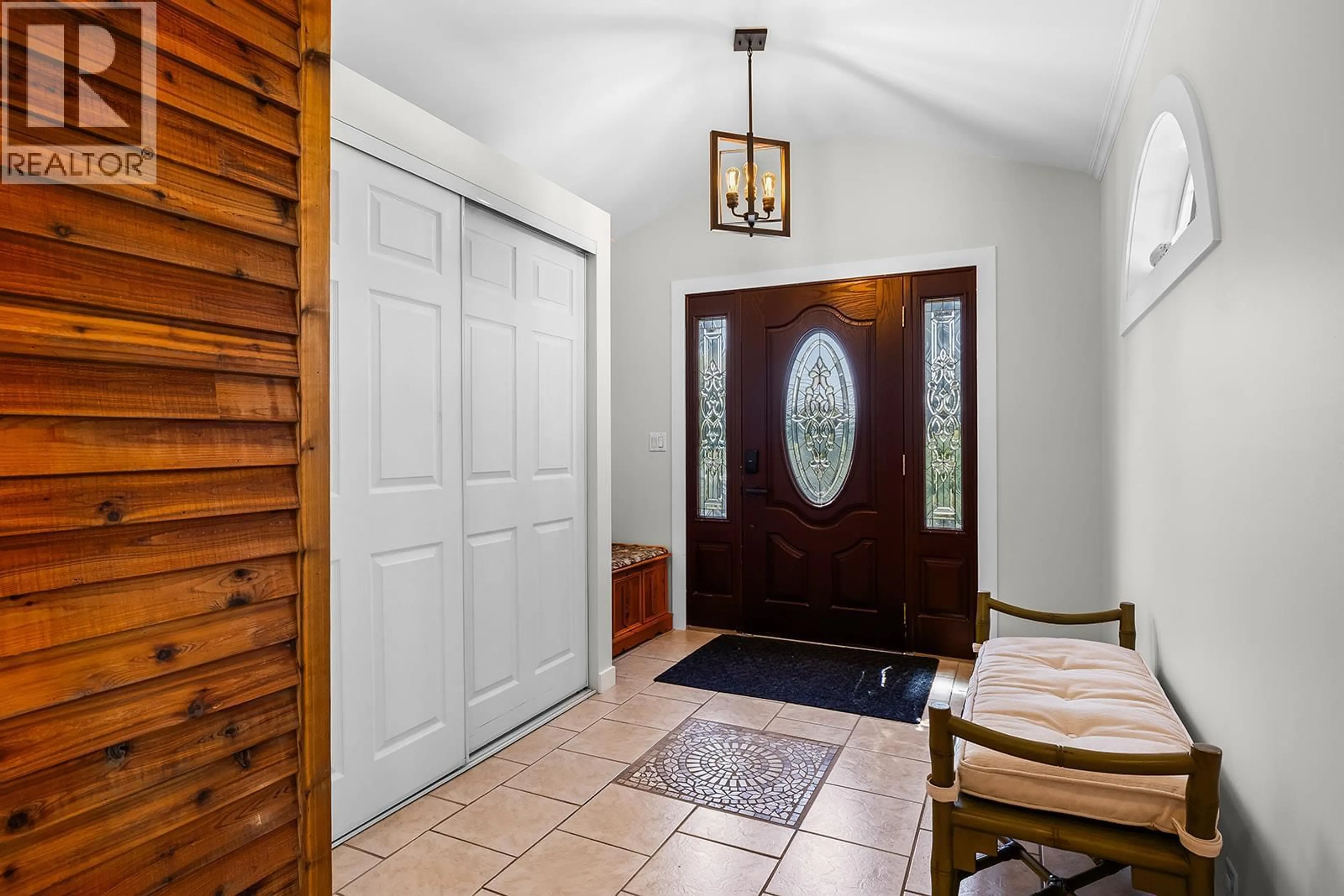 Indoor entryway for 2049 POLO ROAD, Kelowna British Columbia V1W2H5