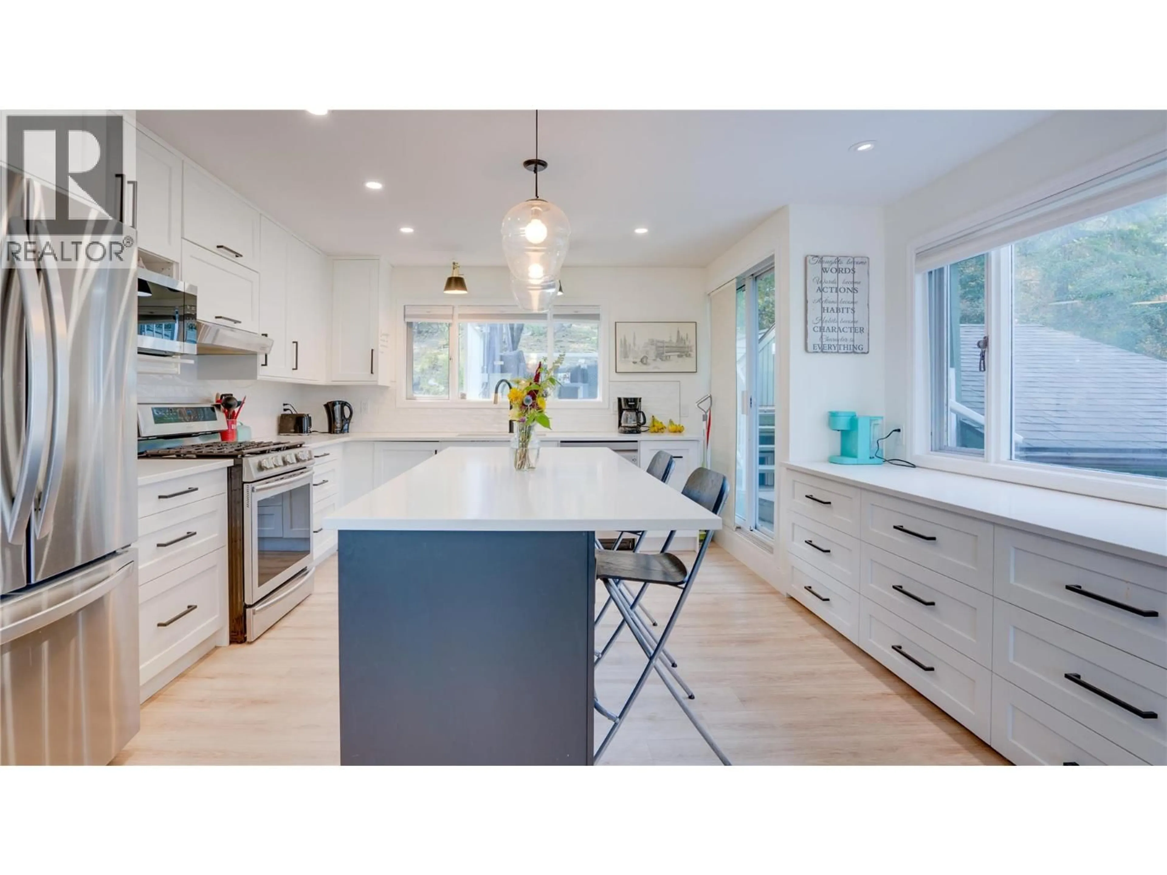 Open concept kitchen, unknown for 29 PRESTON CRESCENT, Enderby British Columbia V4Y4C5