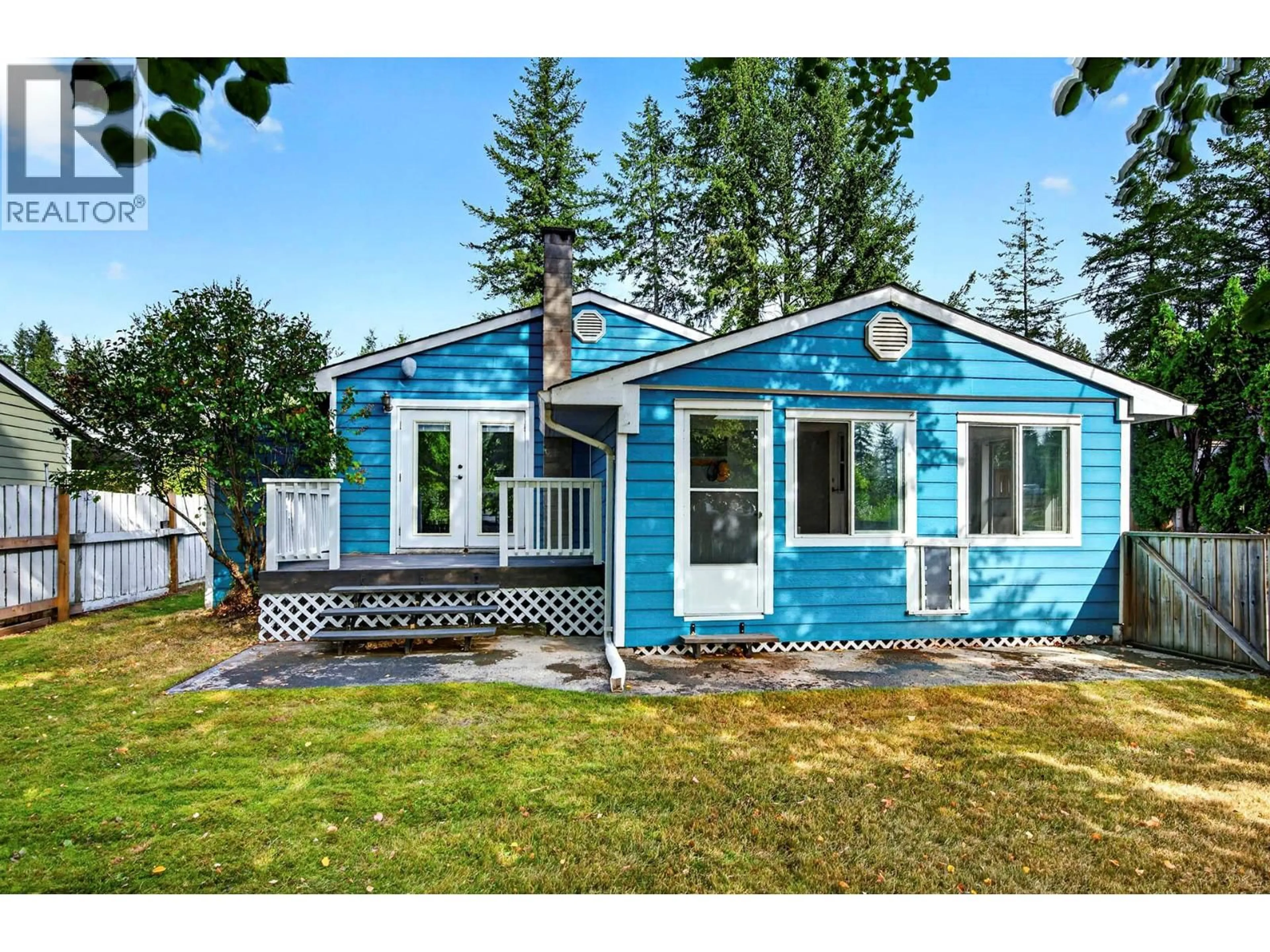 Home with vinyl exterior material, street for 367 ROBSON STREET, Clearwater British Columbia V0E1N1