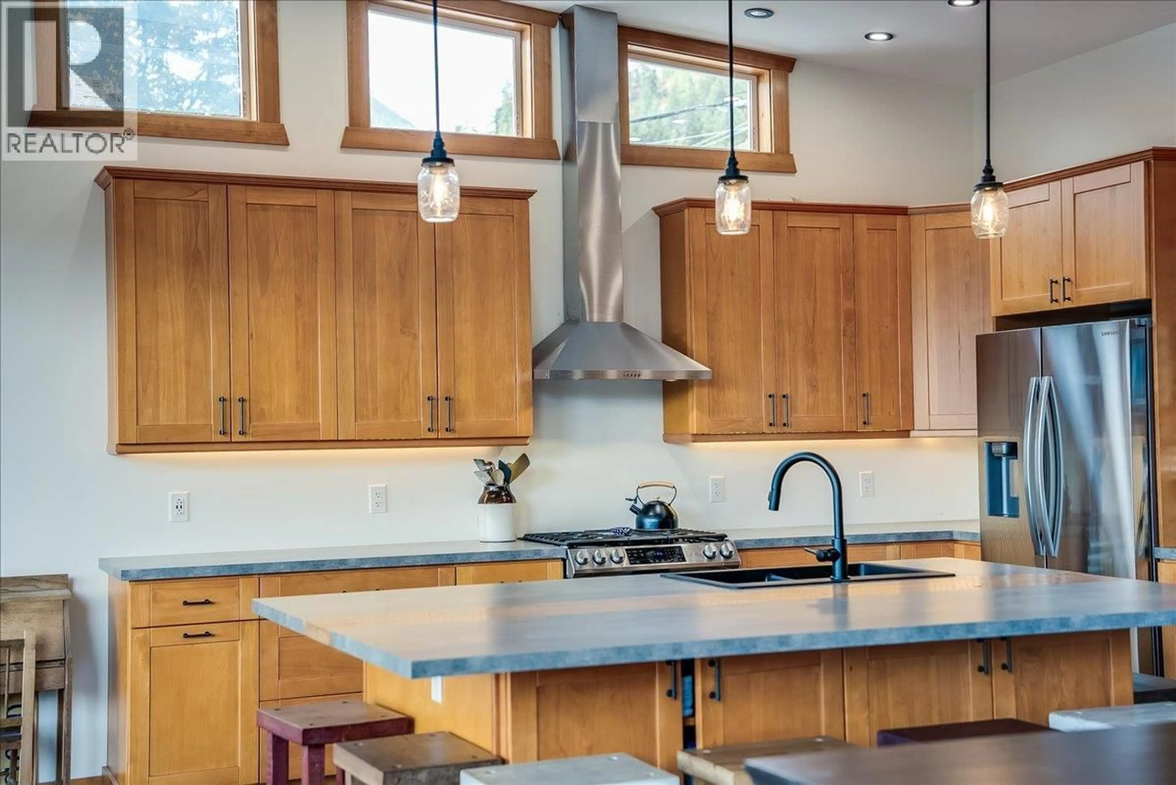 Contemporary kitchen, unknown for 1715A LEROI AVENUE, Rossland British Columbia V0G1Y0