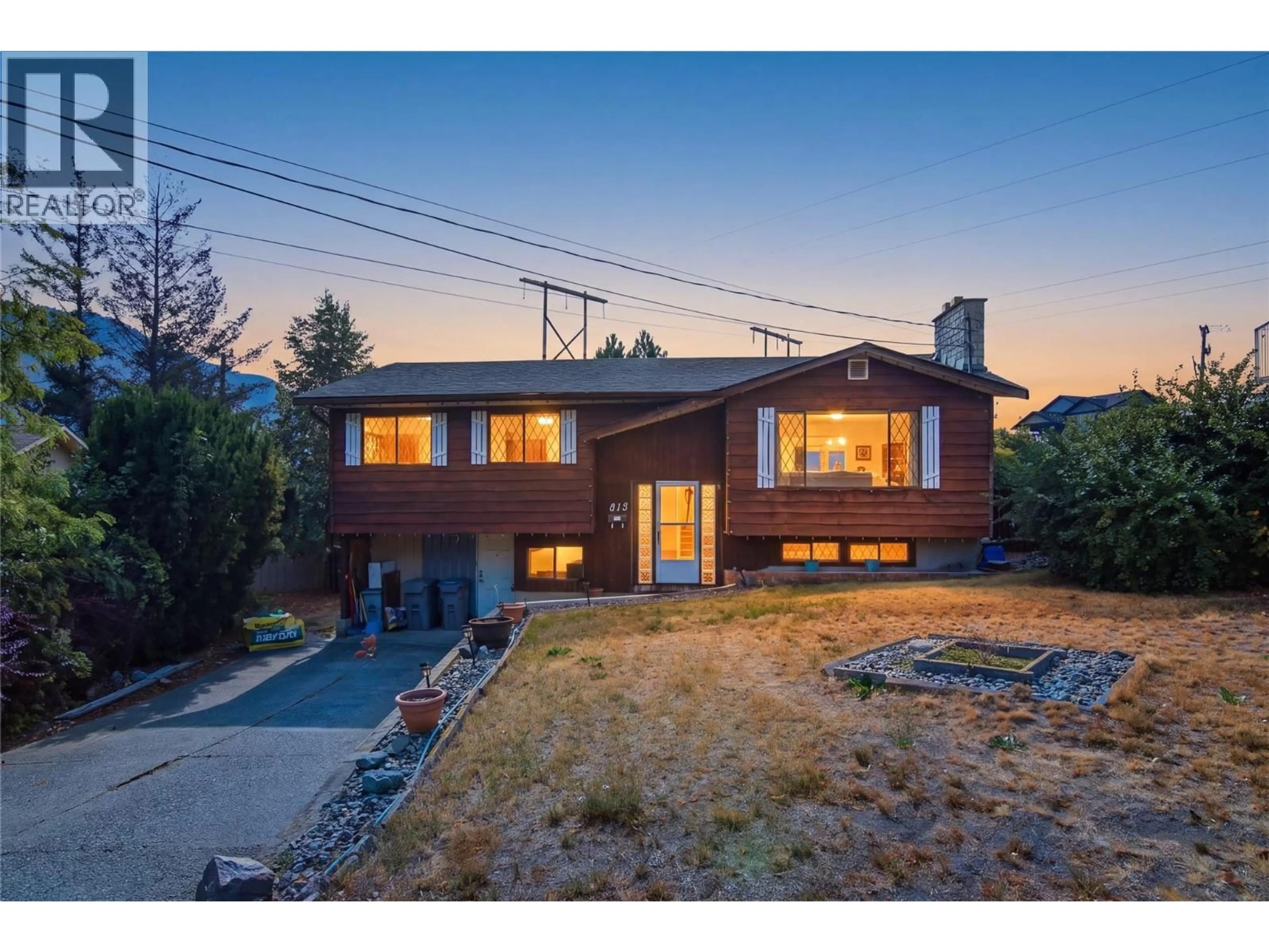 Home with brick exterior material, street for 815 KAMBIA CRESCENT, Kamloops British Columbia V2B7M8