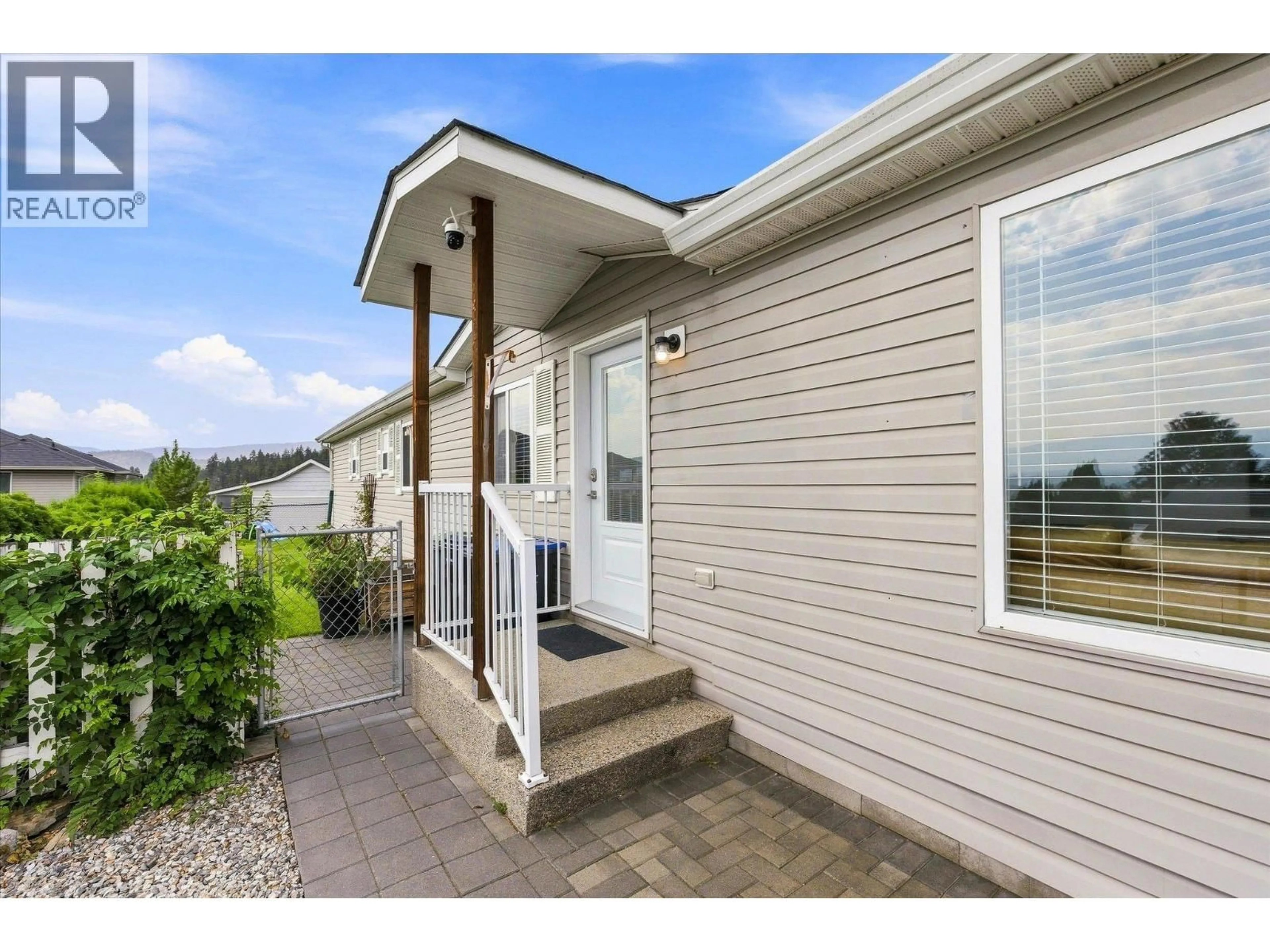 Home with vinyl exterior material, street for 111 - 2550 HOLLYWOOD ROAD NORTH, Kelowna British Columbia V1V2S6