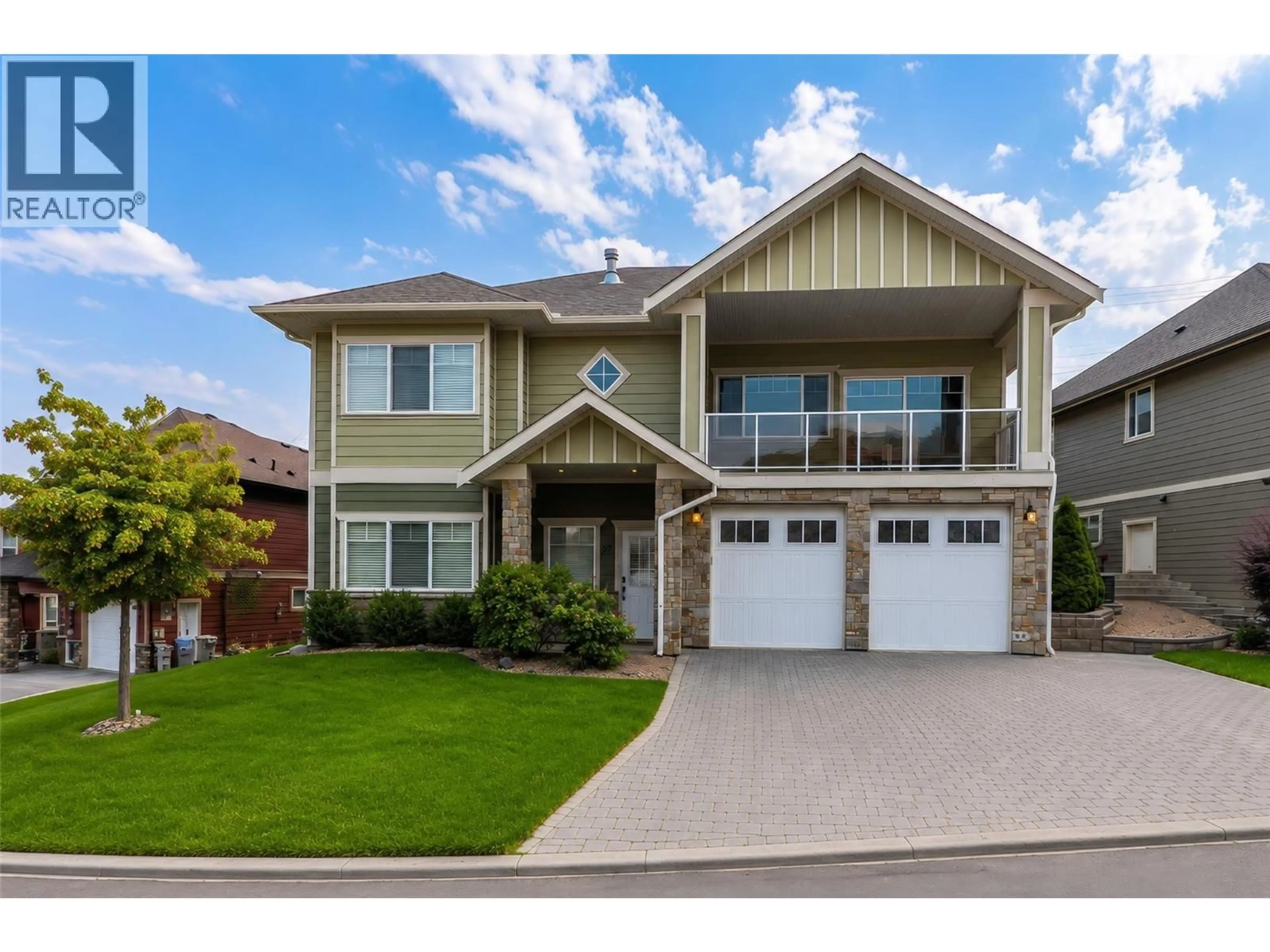 Home with vinyl exterior material, street for 27 - 460 AZURE PLACE, Kamloops British Columbia V2E0A9