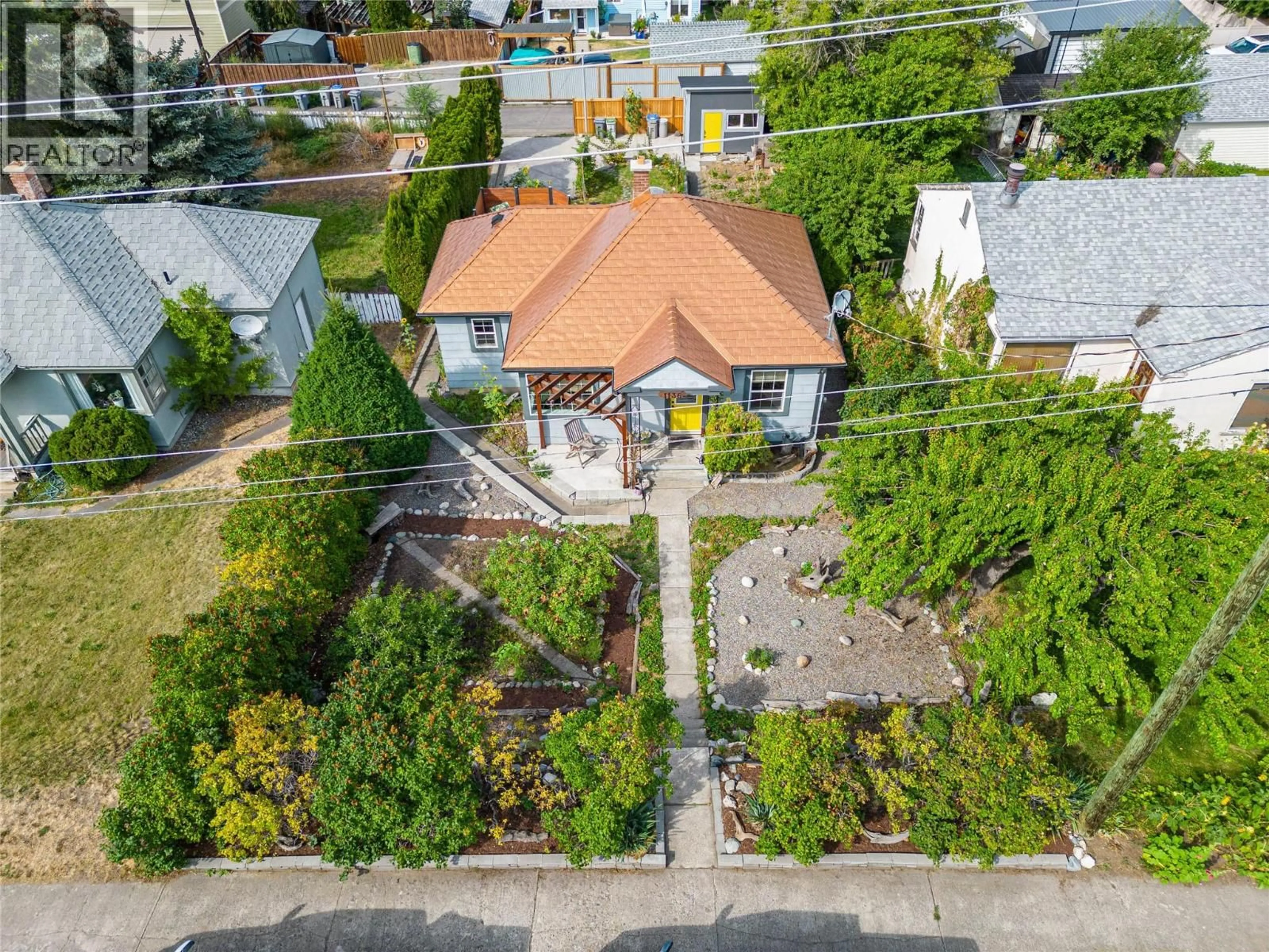 A pic from outside/outdoor area/front of a property/back of a property/a pic from drone, street for 1136 DOMINION STREET, Kamloops British Columbia V2C2Y7