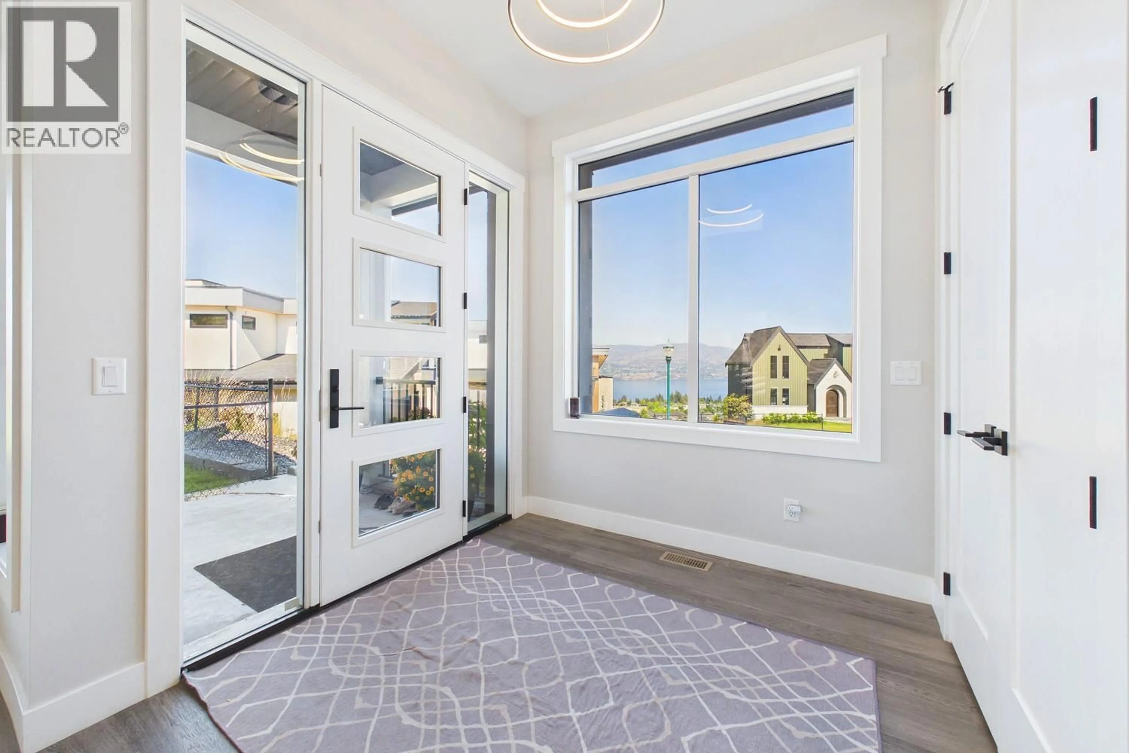 Indoor entryway for 439 REDTAIL COURT, Kelowna British Columbia V1W0B1