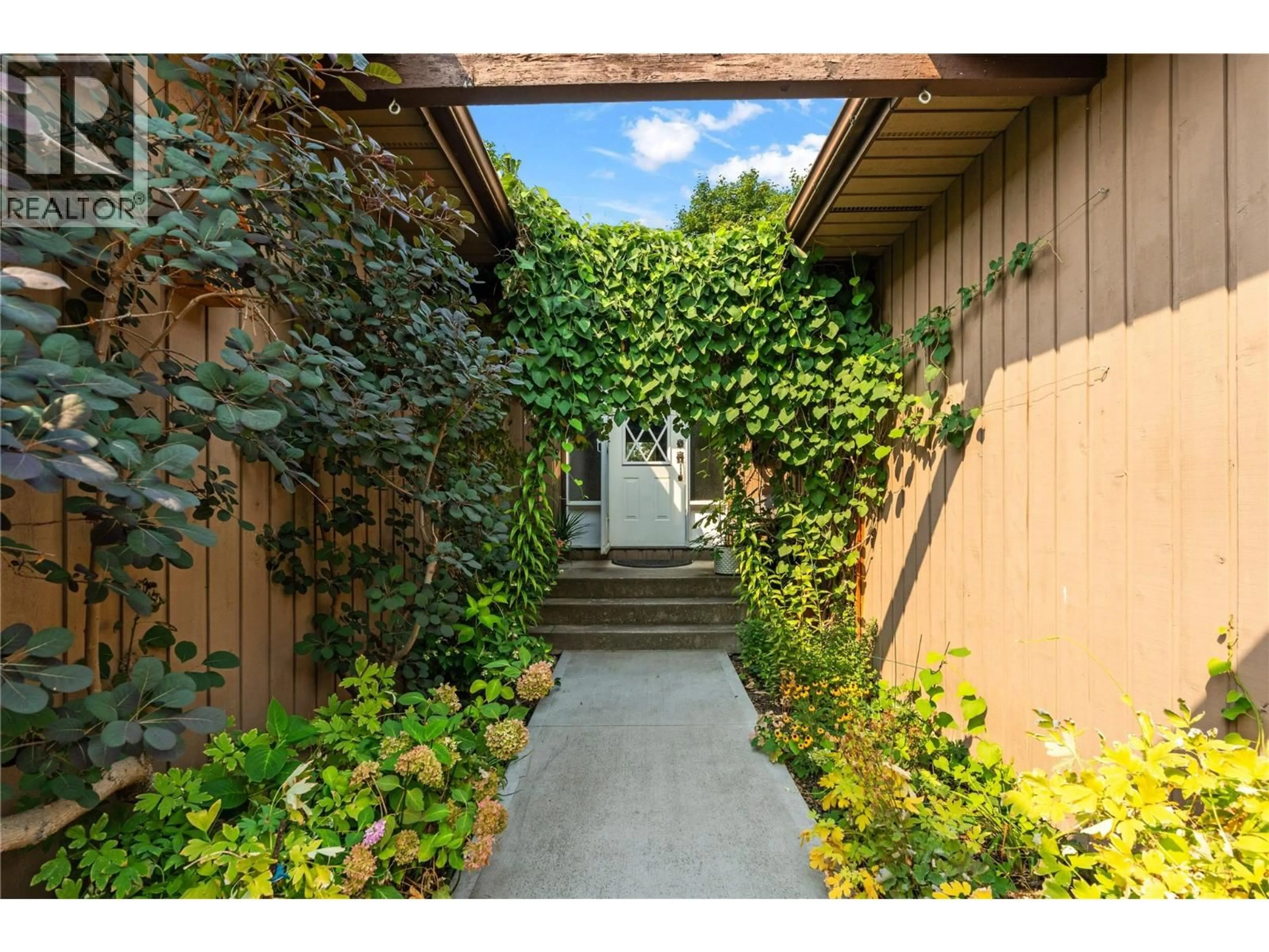 Indoor entryway for 1503 39A AVENUE, Vernon British Columbia V1T7S3