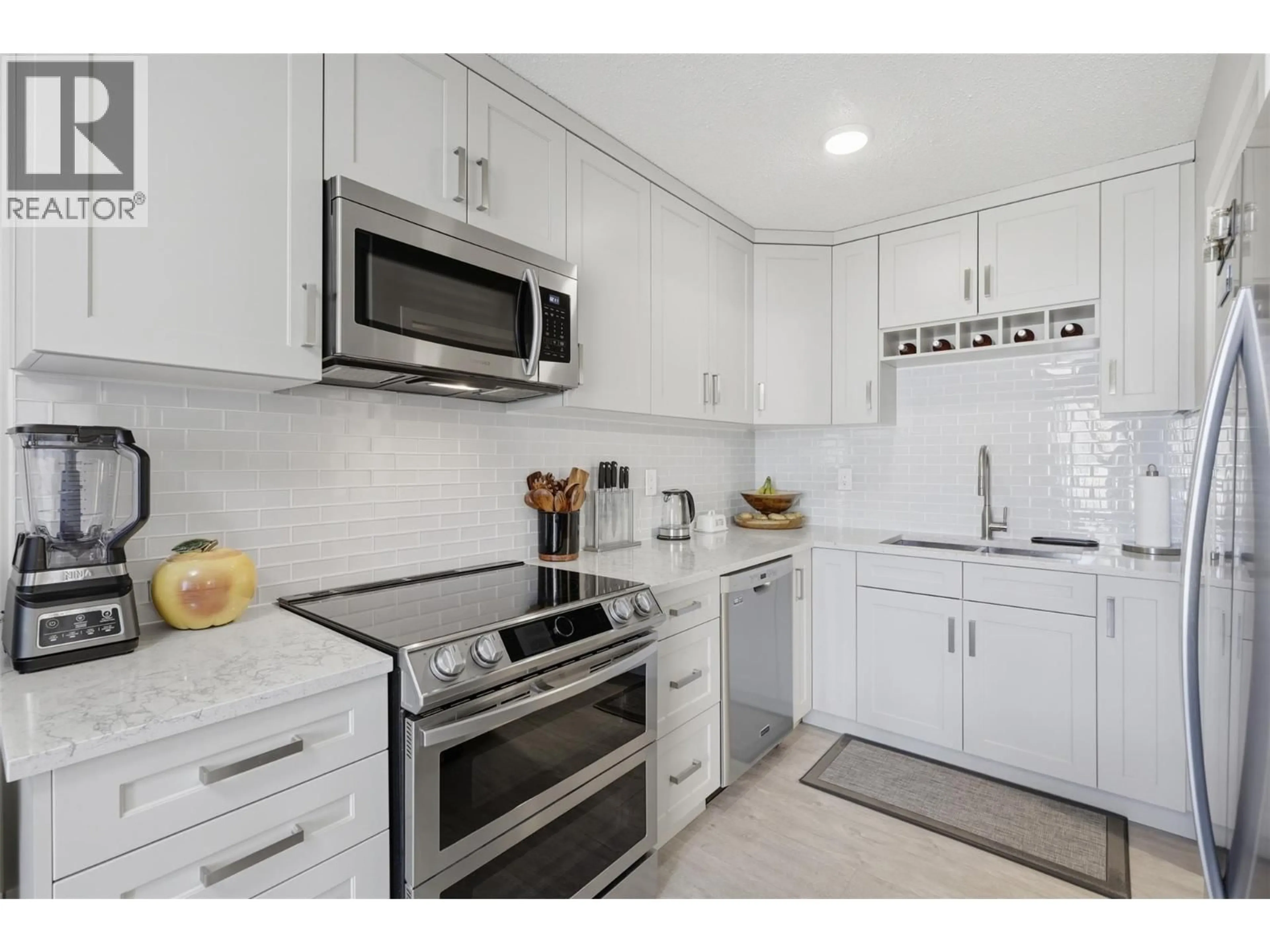 Standard kitchen, ceramic/tile floor for 58 - 1221 HUGH ALLAN DRIVE, Kamloops British Columbia V1S1M7