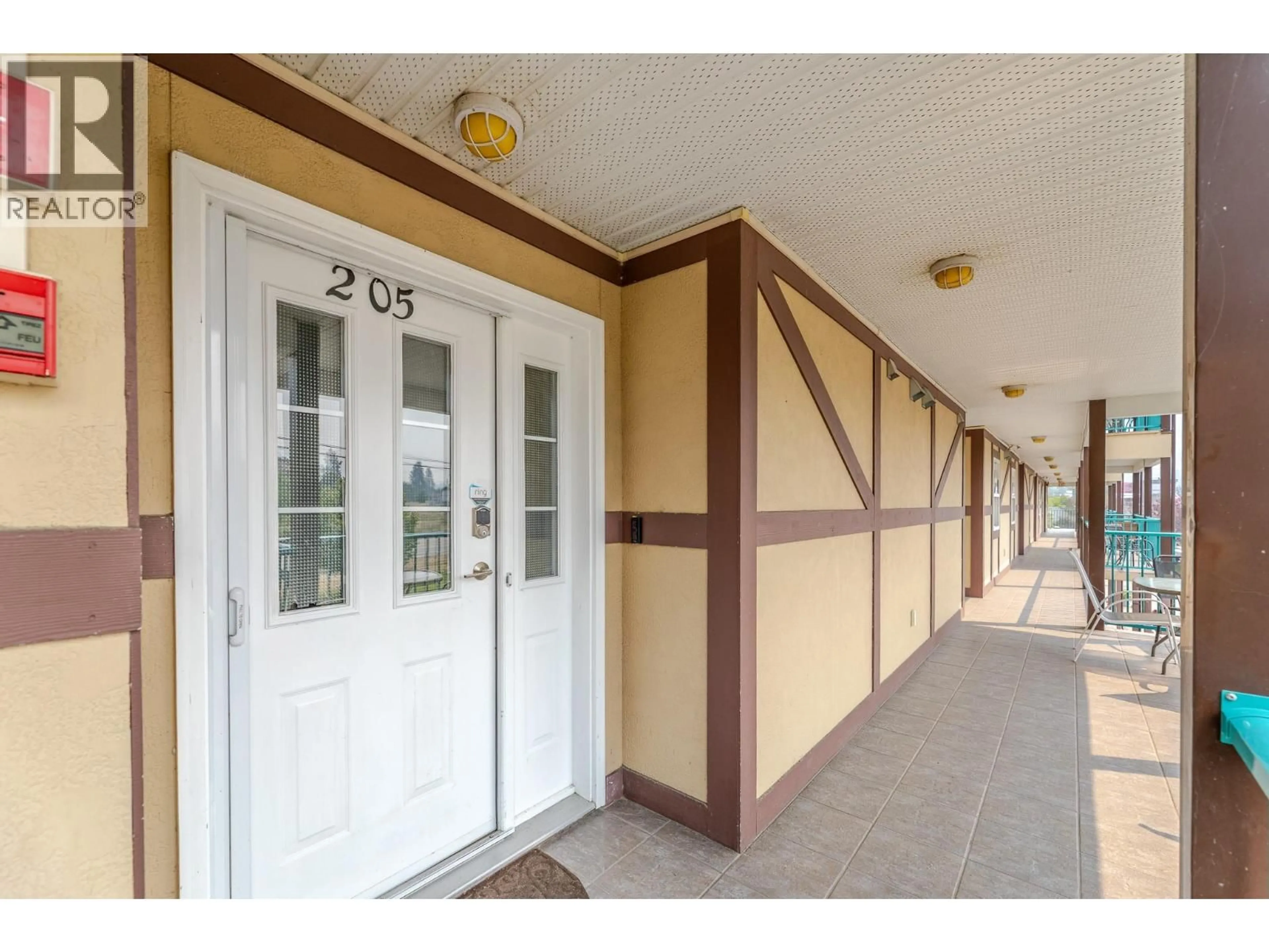 Indoor foyer for 205 - 850 RAILWAY LANE, Okanagan Falls British Columbia V0H1R4