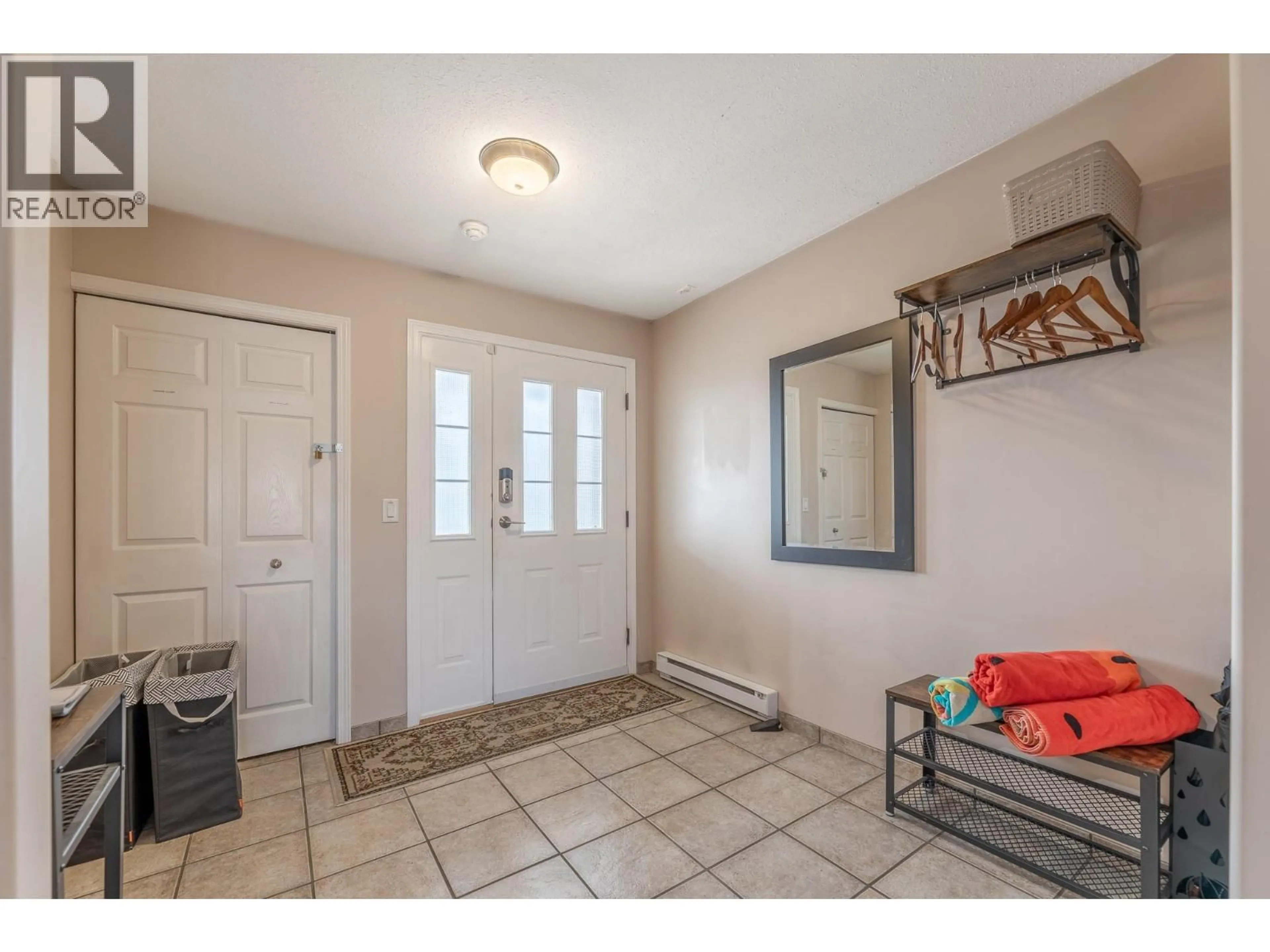 Indoor entryway for 205 - 850 RAILWAY LANE, Okanagan Falls British Columbia V0H1R4
